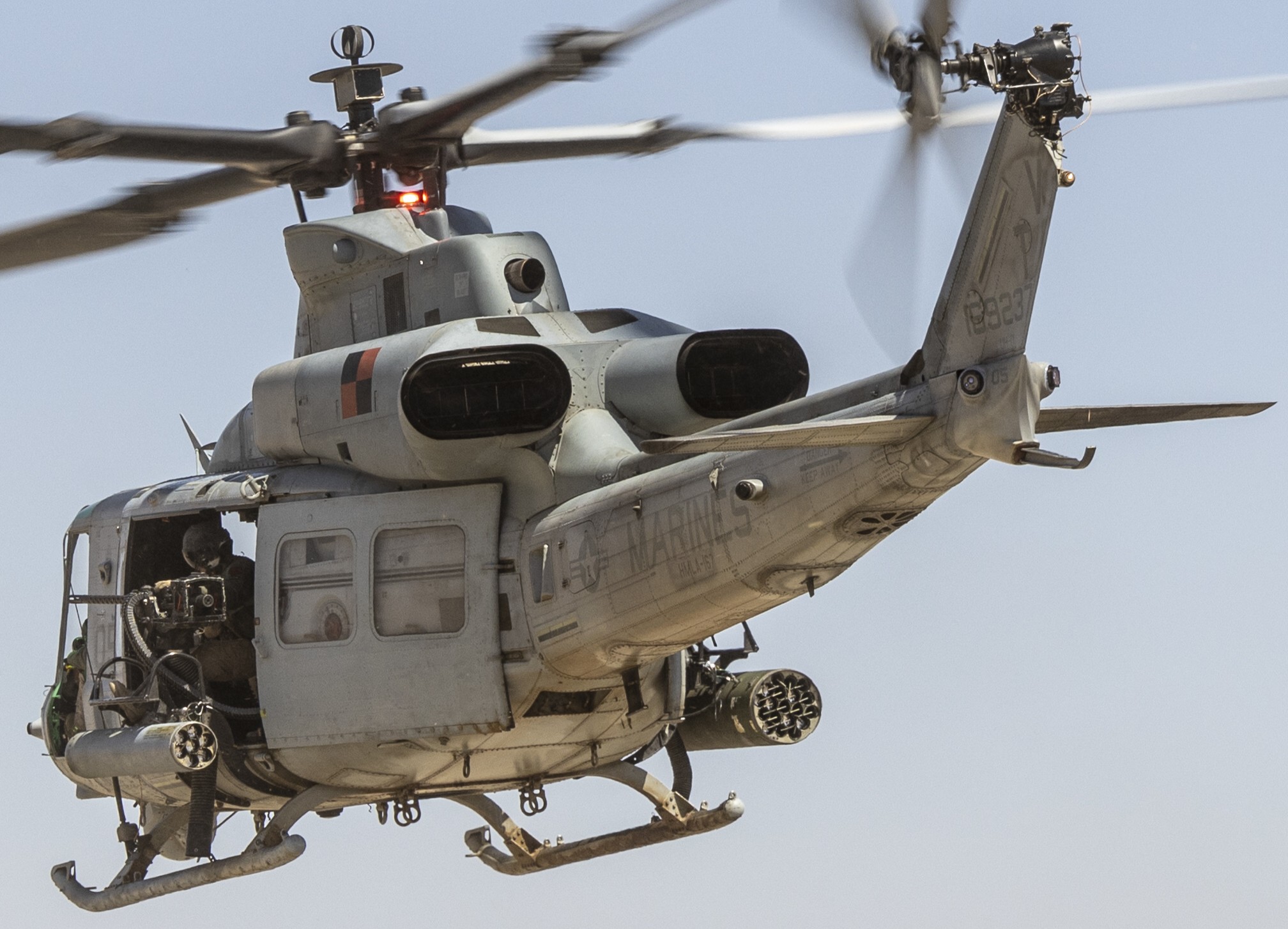 hmla-167 warriors marine light attack helicopter squadron uh-1y venom twentynine palms california 98 