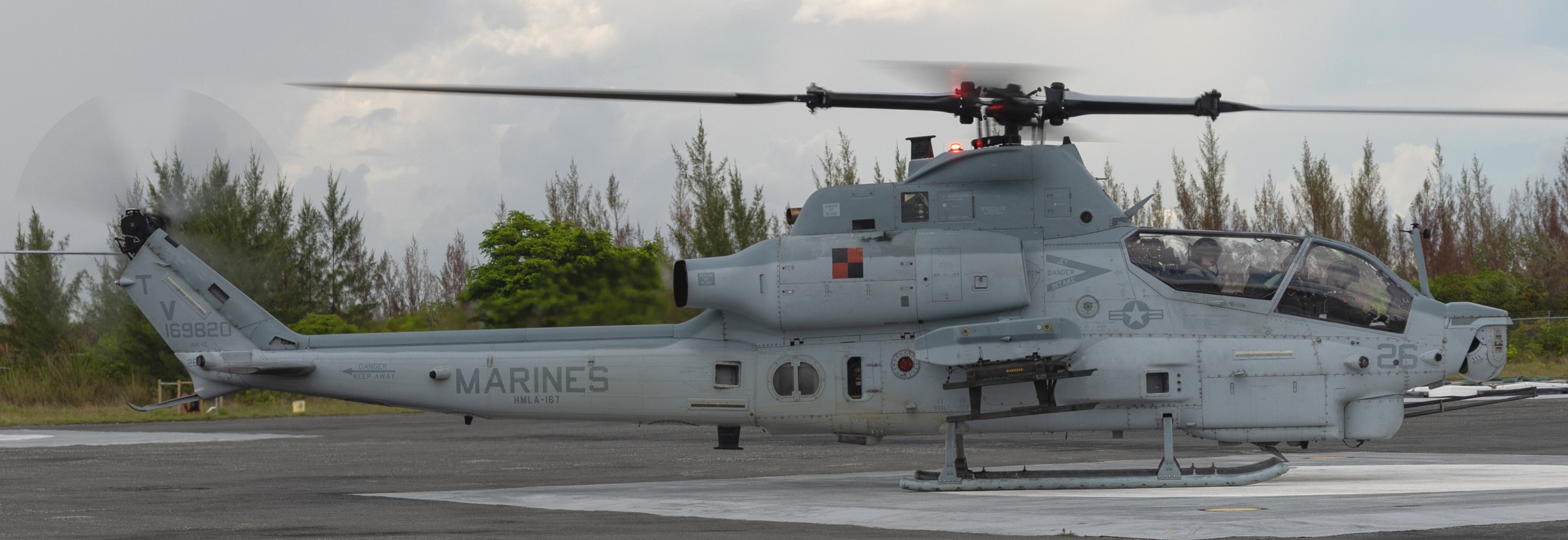 hmla-167 warriors marine light attack helicopter squadron ah-1z viper usmc 111