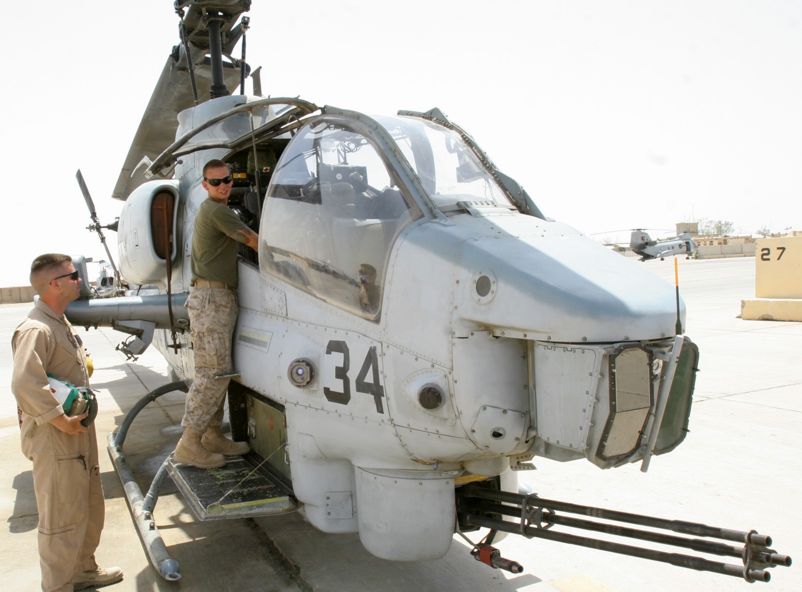 hmla-169 vipers marine light attack helicopter squadron ah-1w super cobra 09