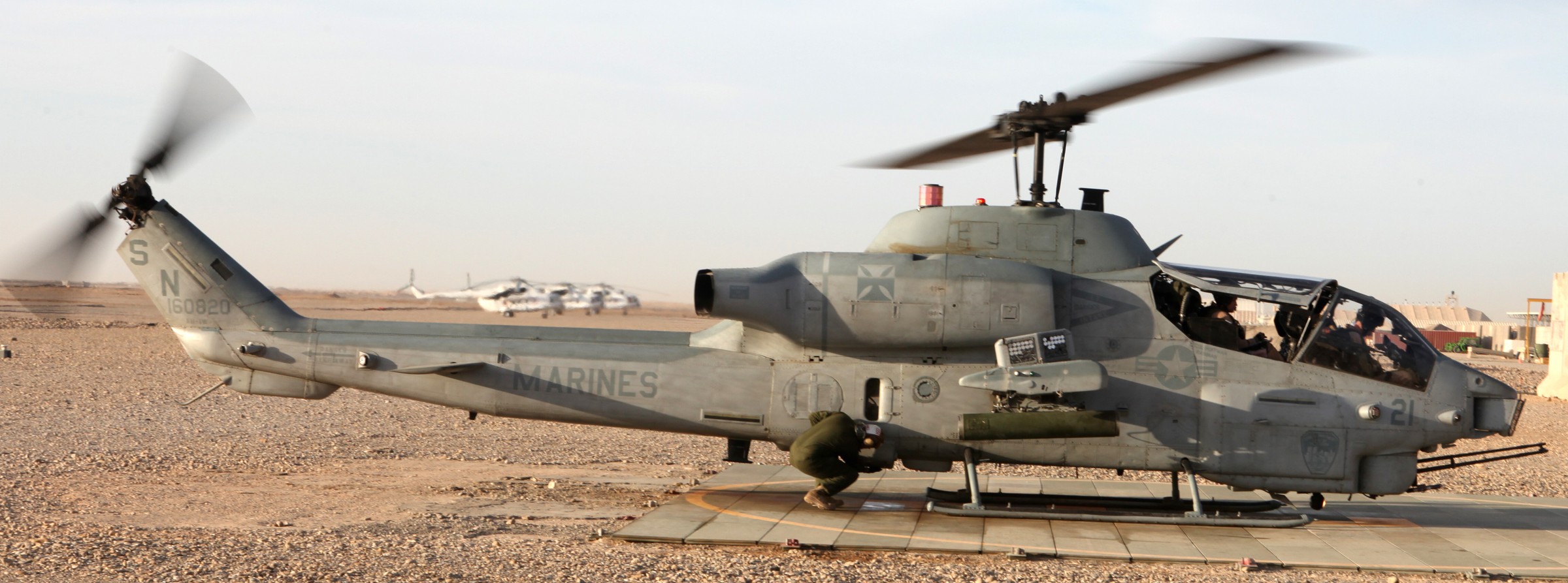 hmla-169 vipers marine light attack helicopter squadron ah-1w super cobra 19