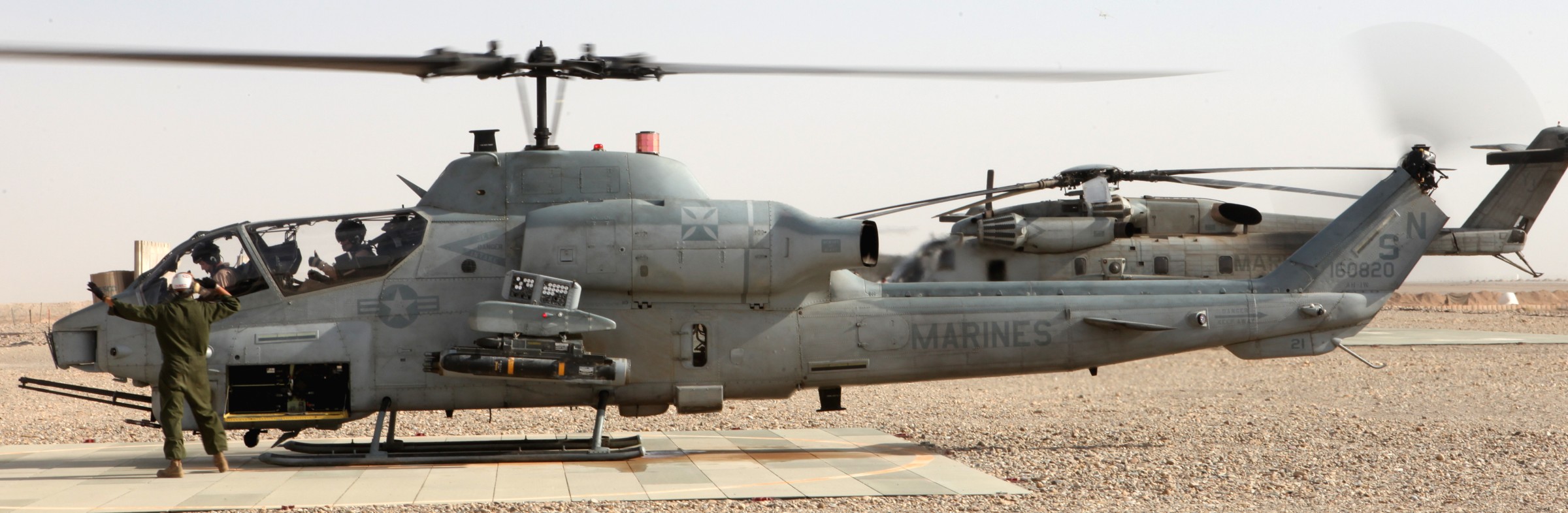 hmla-169 vipers marine light attack helicopter squadron ah-1w super cobra camp dwyer afghanistan 20