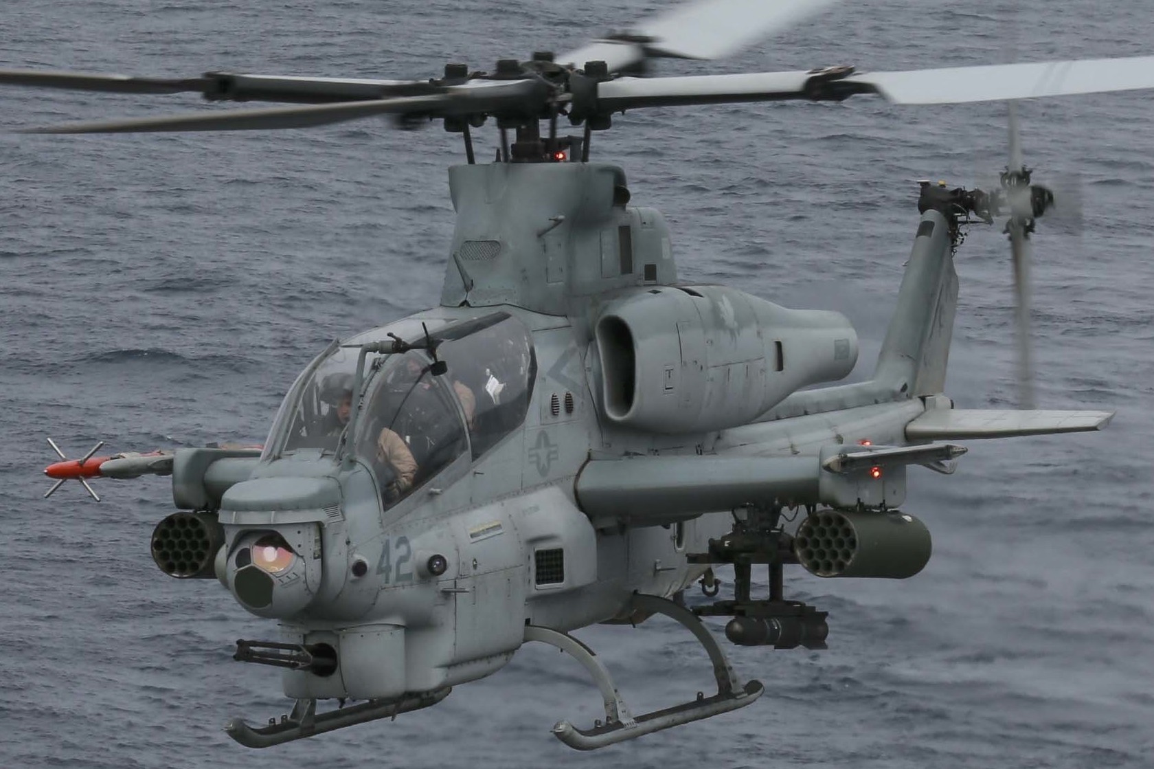 hmla-169 vipers marine light attack helicopter squadron ah-1z viper rocket missile 32