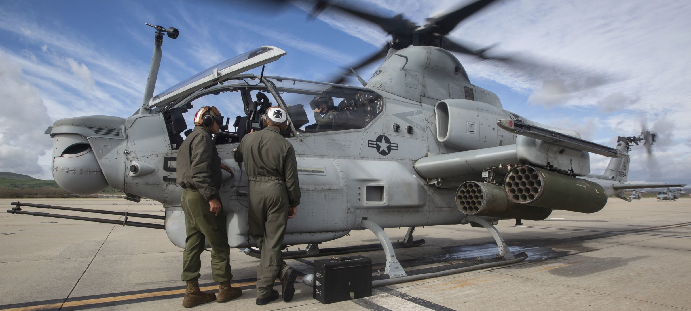 hmla-169 vipers marine light attack helicopter squadron ah-1z viper 46