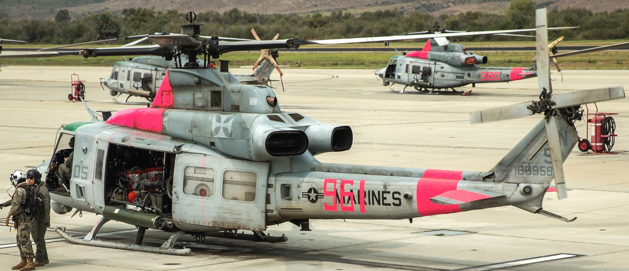 hmla-169 vipers marine light attack helicopter squadron uh-1y venom california wildfire fighting 2020