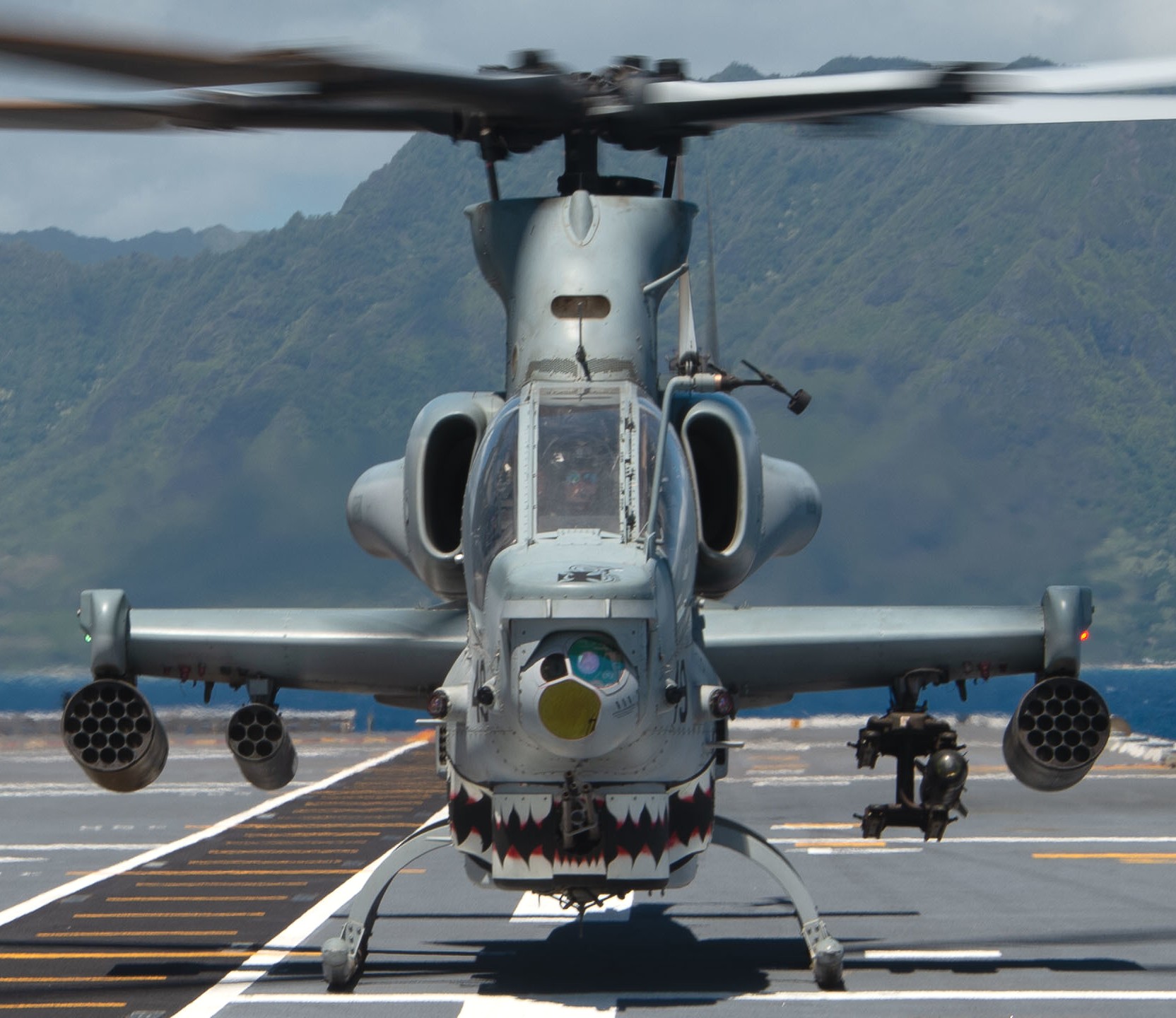 hmla-169 vipers marine light attack helicopter squadron ah-1z viper l02 hmas canberra rimpac 79