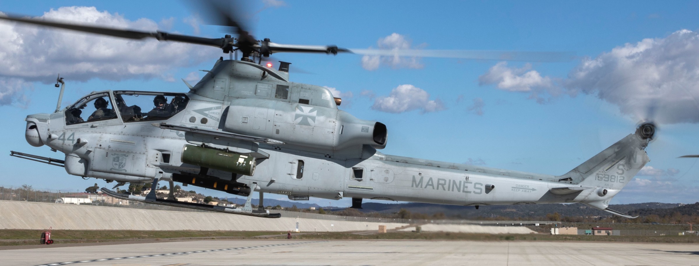 hmla-169 vipers marine light attack helicopter squadron ah-1z viper camp pendleton california 84