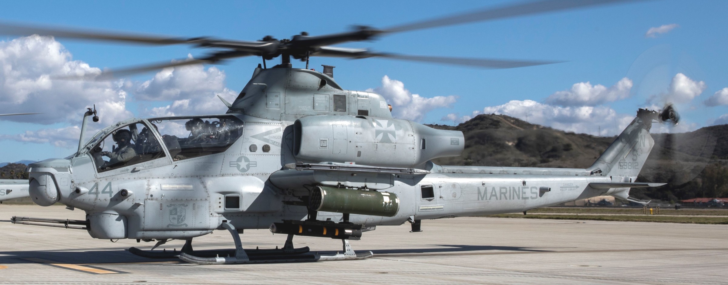 hmla-169 vipers marine light attack helicopter squadron ah-1z viper 85