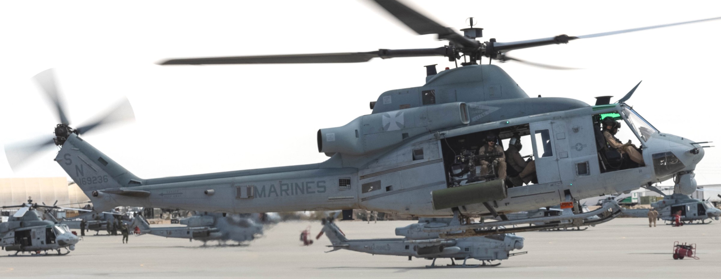 hmla-169 vipers marine light attack helicopter squadron uh-1y venom yuma arizona 86