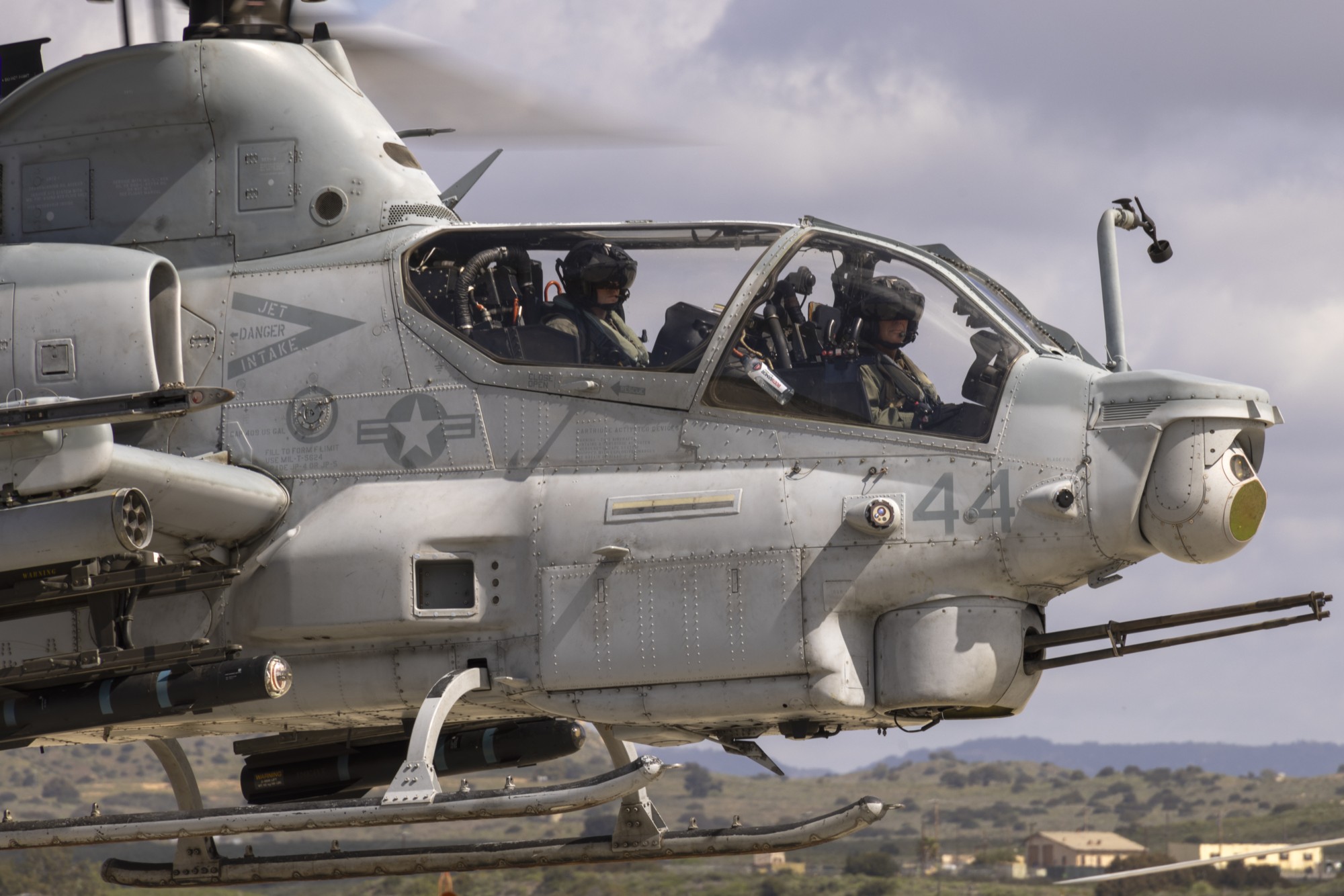 hmla-169 vipers marine light attack helicopter squadron ah-1z viper 100