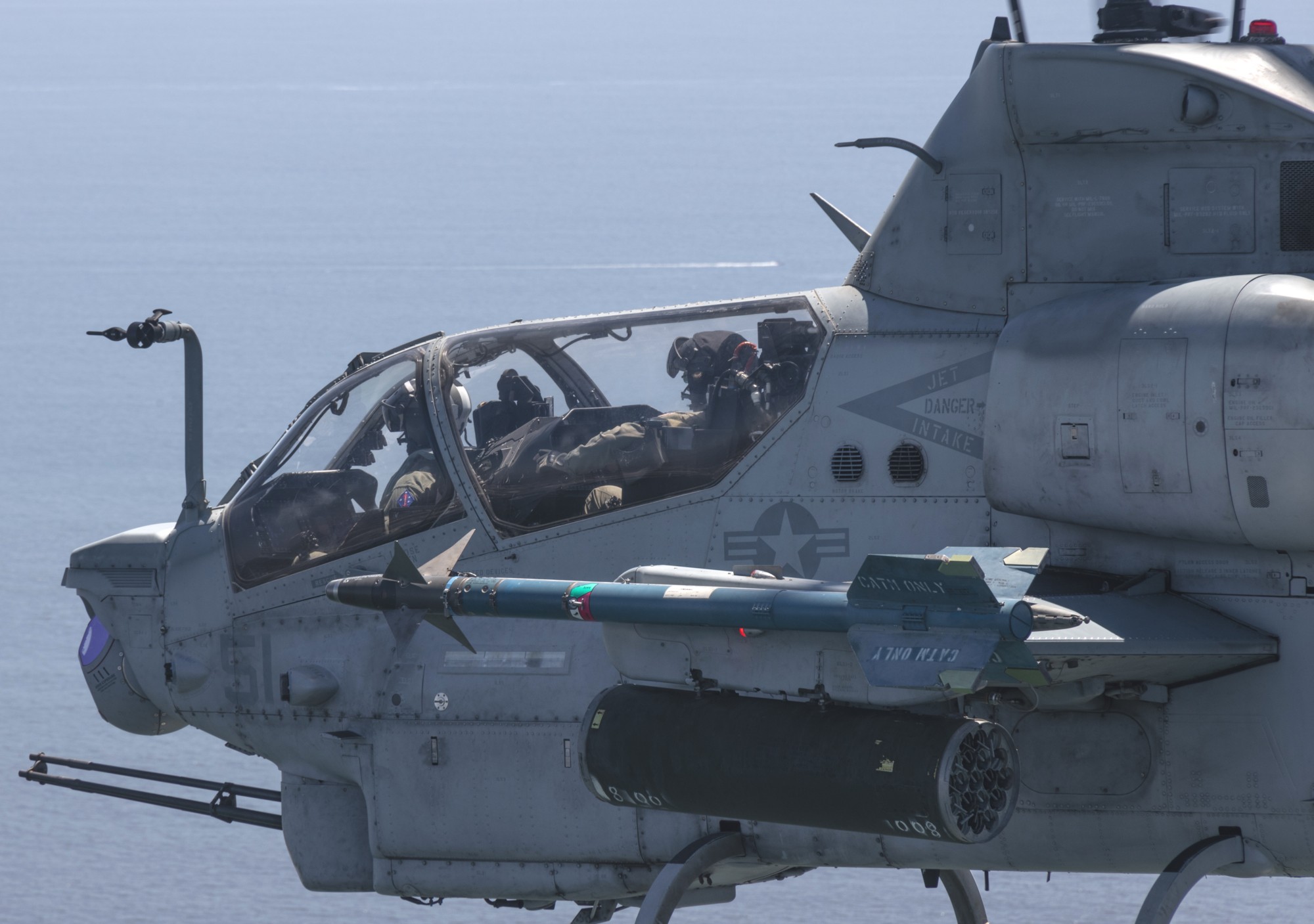 hmla-169 vipers marine light attack helicopter squadron ah-1z viper aim-9 sidewinder missile 101