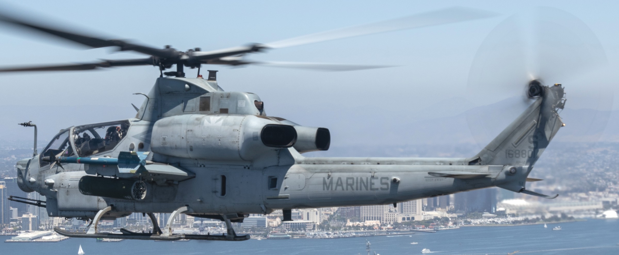 hmla-169 vipers marine light attack helicopter squadron ah-1z viper california 102