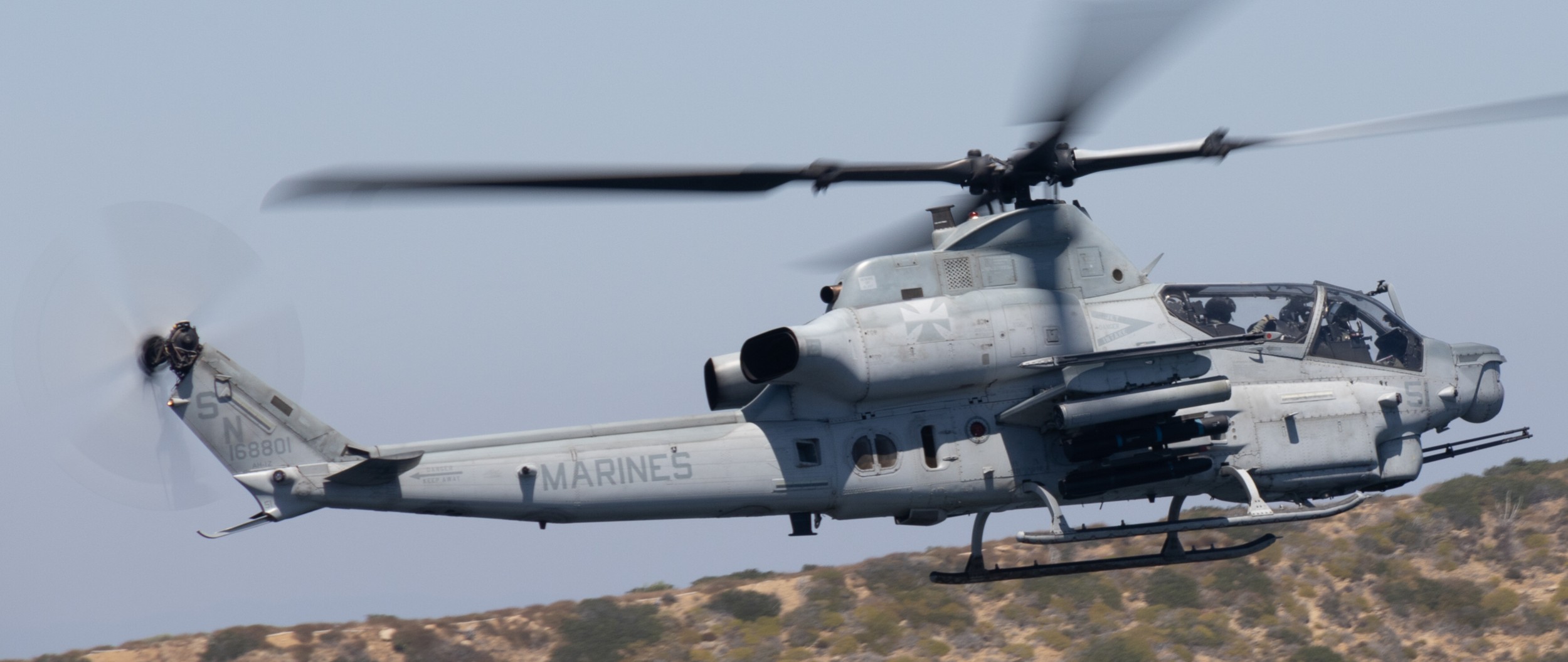 hmla-169 vipers marine light attack helicopter squadron ah-1z viper 103