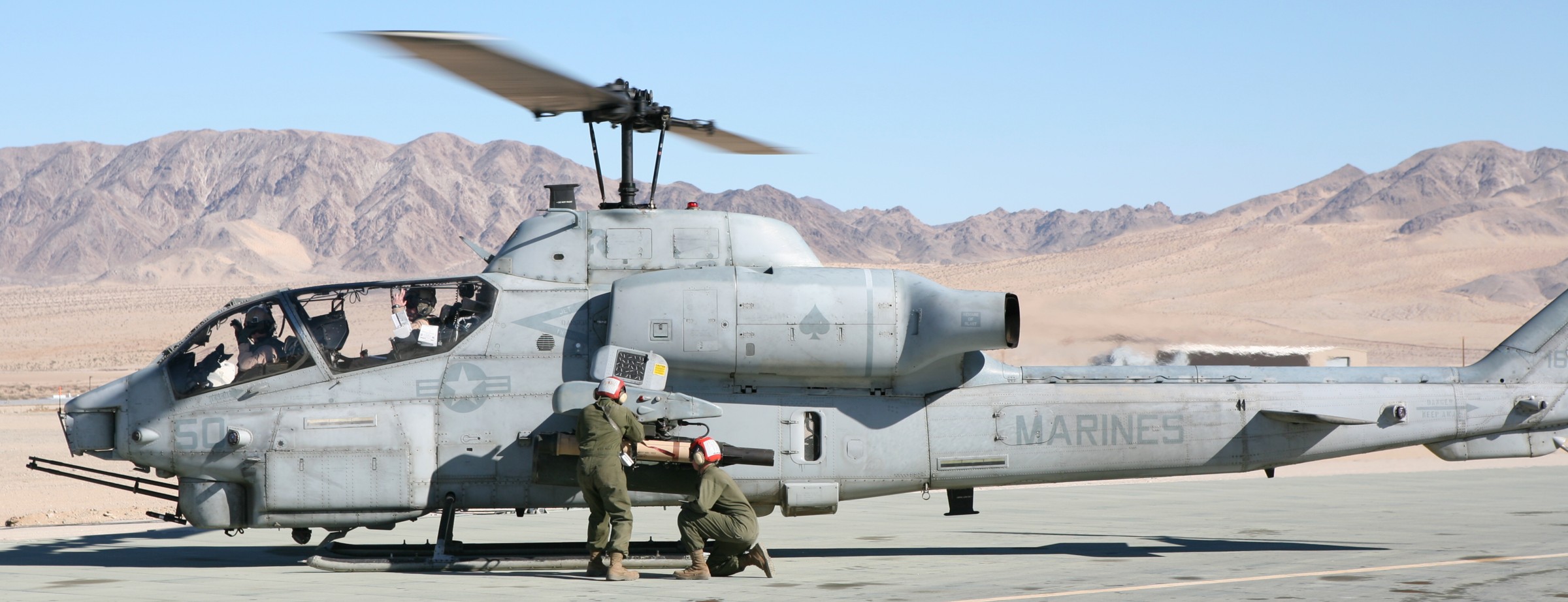 hmla-267 stingers marine light attack helicopter squadron ah-1w super cobra 09