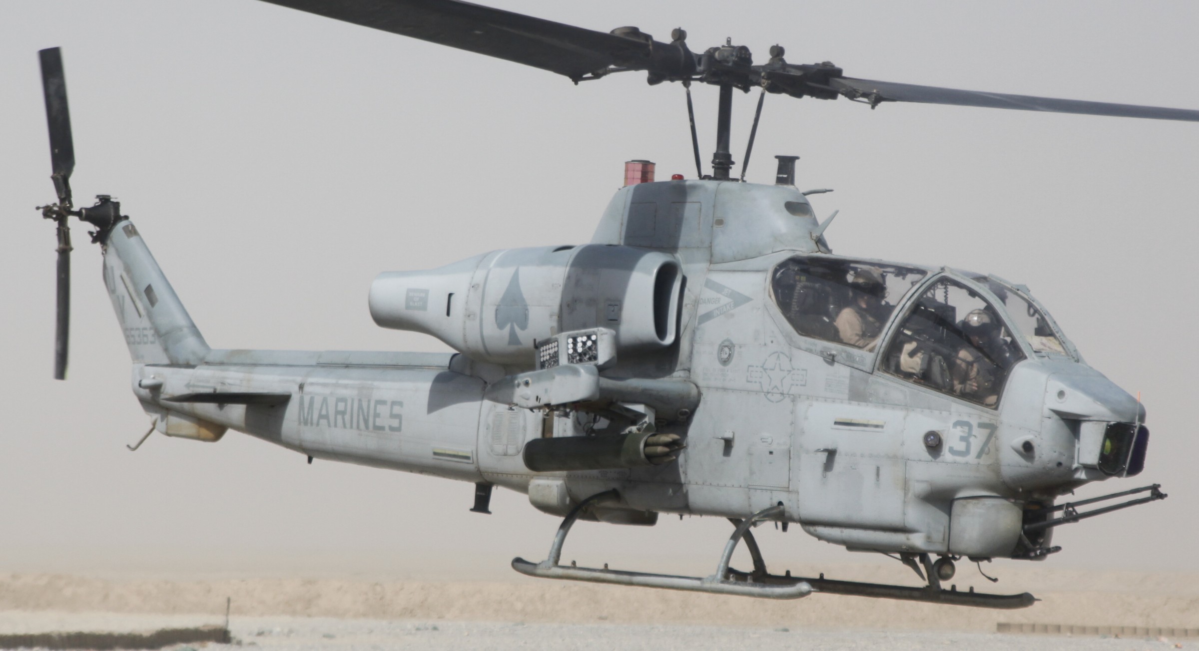 hmla-267 stingers marine light attack helicopter squadron ah-1w super cobra afghanistan 12