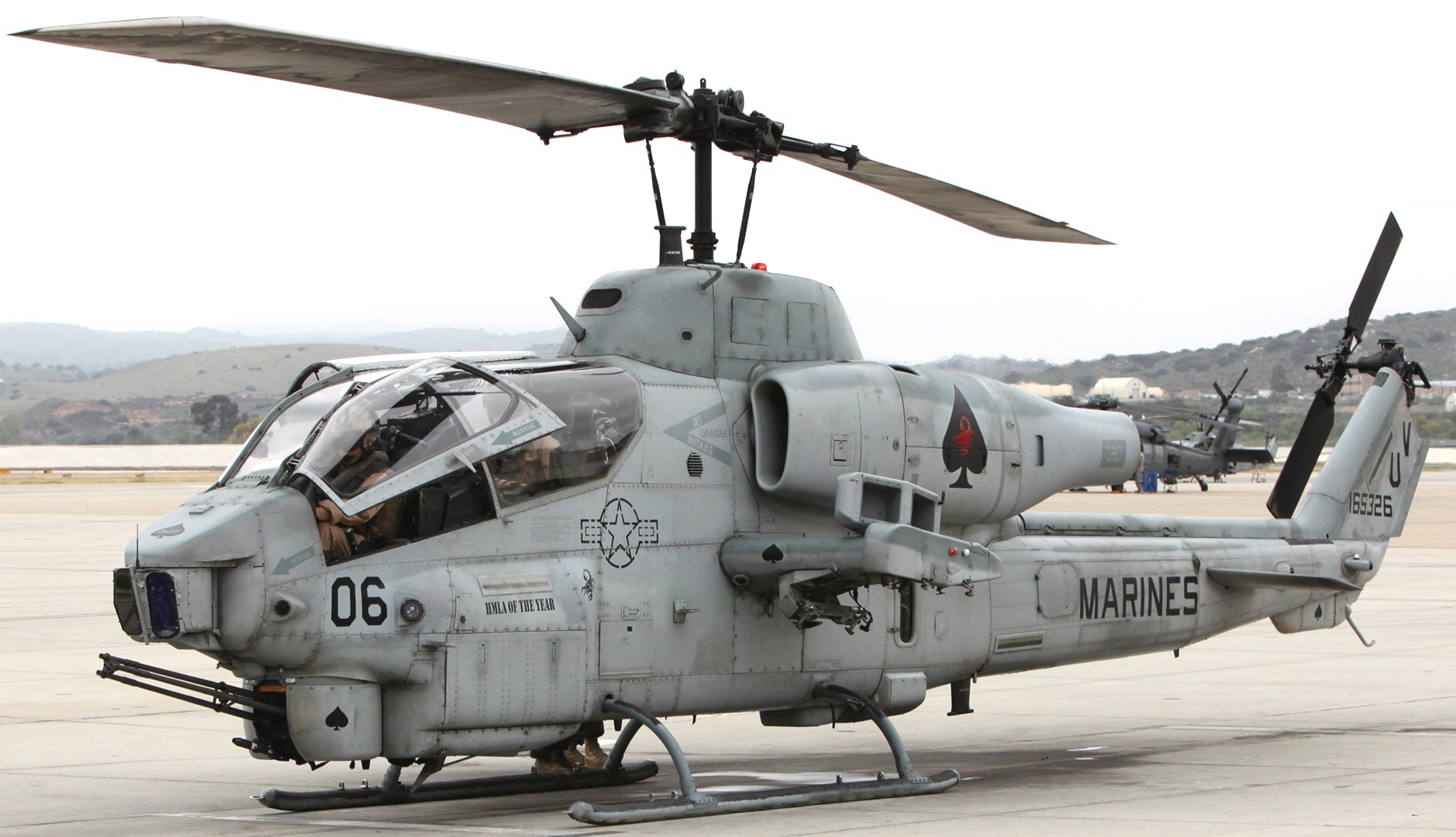 hmla-267 stingers marine light attack helicopter squadron ah-1w super cobra final flight camp pendleton 13