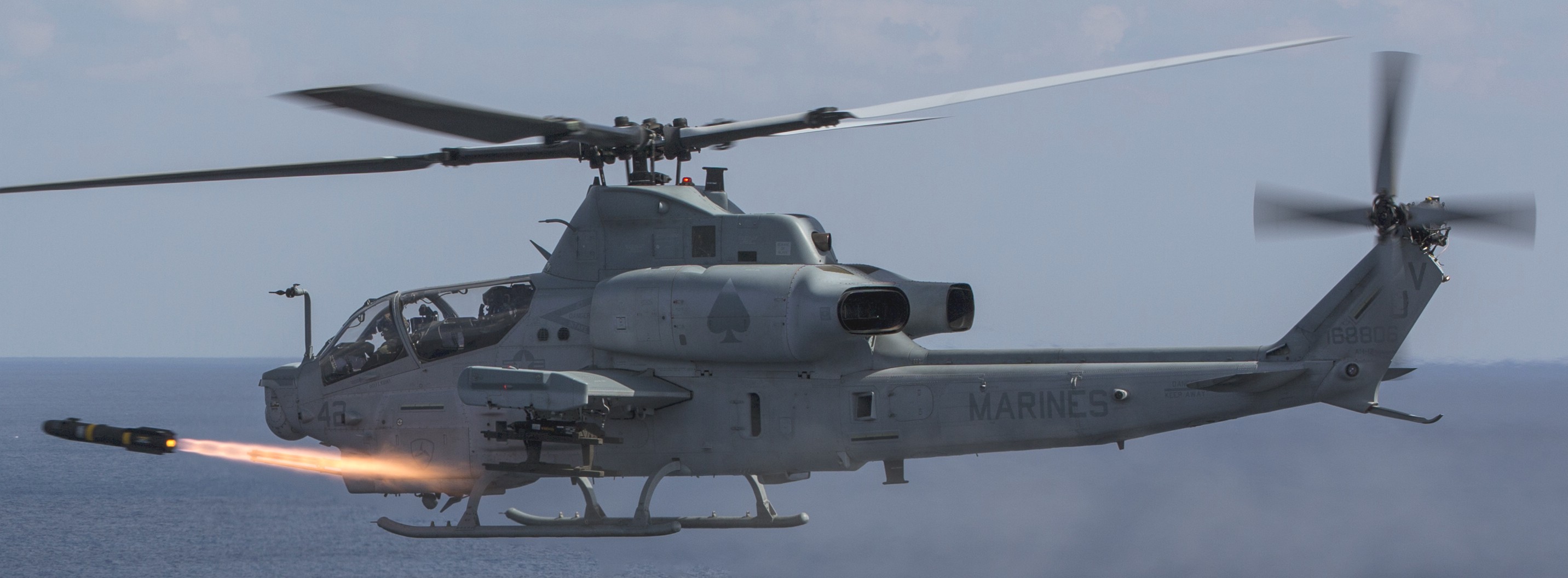 hmla-267 stingers marine light attack helicopter squadron ah-1z viper agm-114 hellfire missile 31