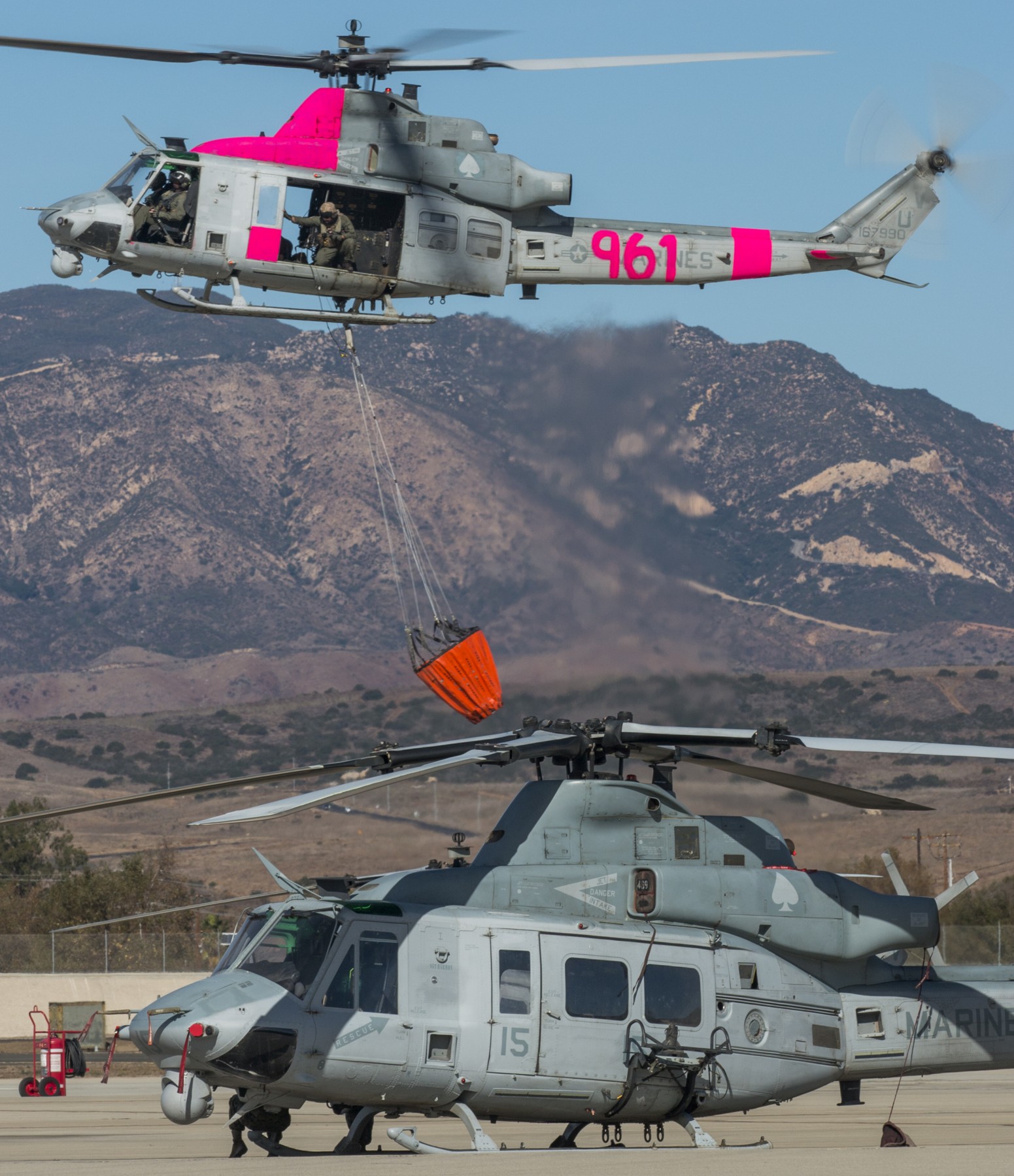 hmla-267 stingers marine light attack helicopter squadron uh-1y venom firefighting california camp pendleton 38