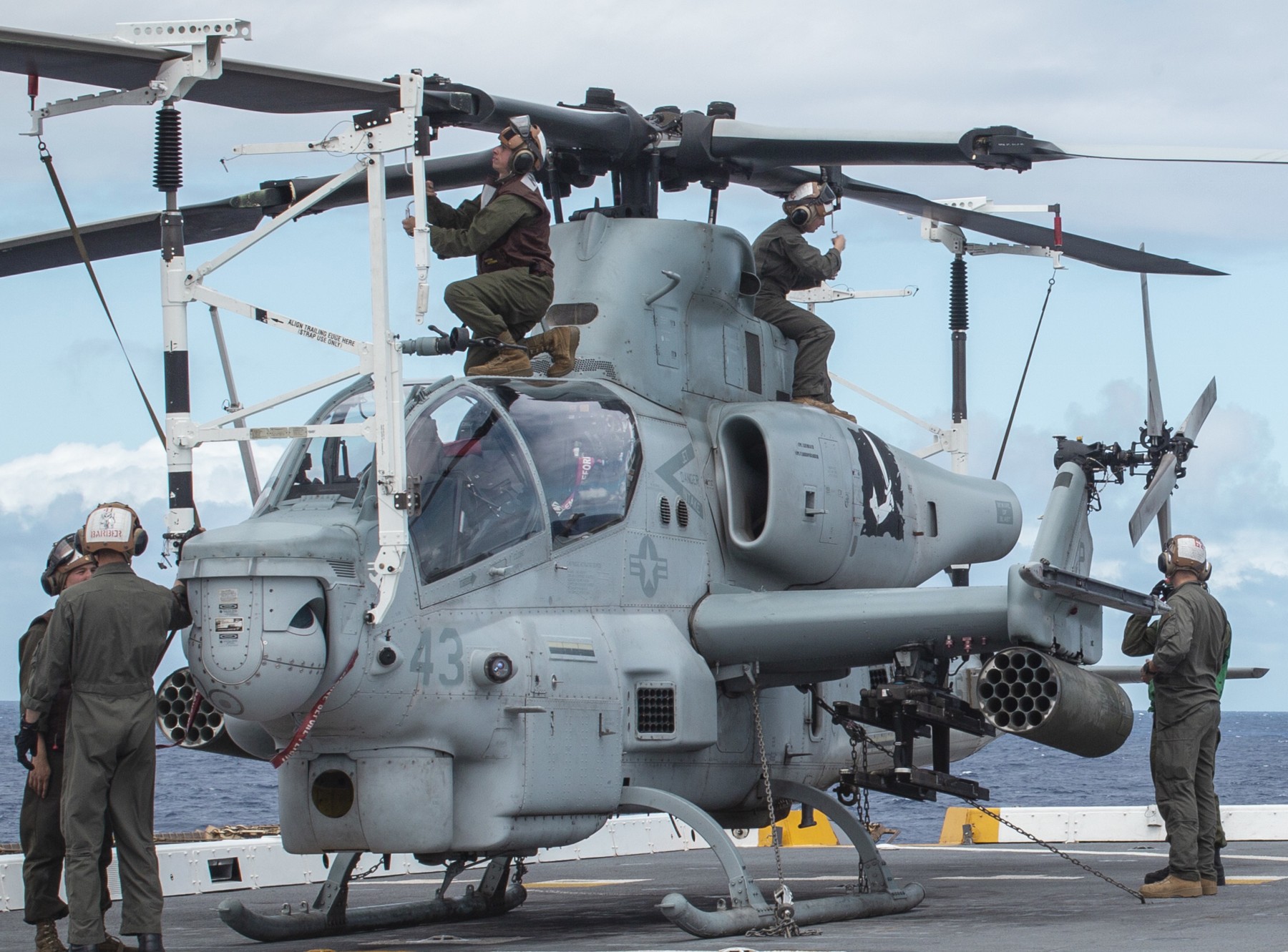 hmla-267 stingers marine light attack helicopter squadron ah-1z viper 58