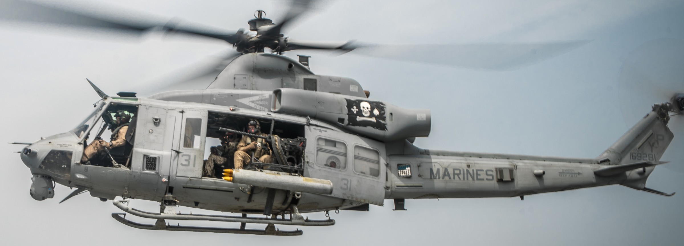 hmla-267 stingers marine light attack helicopter squadron uh-1y venom 71