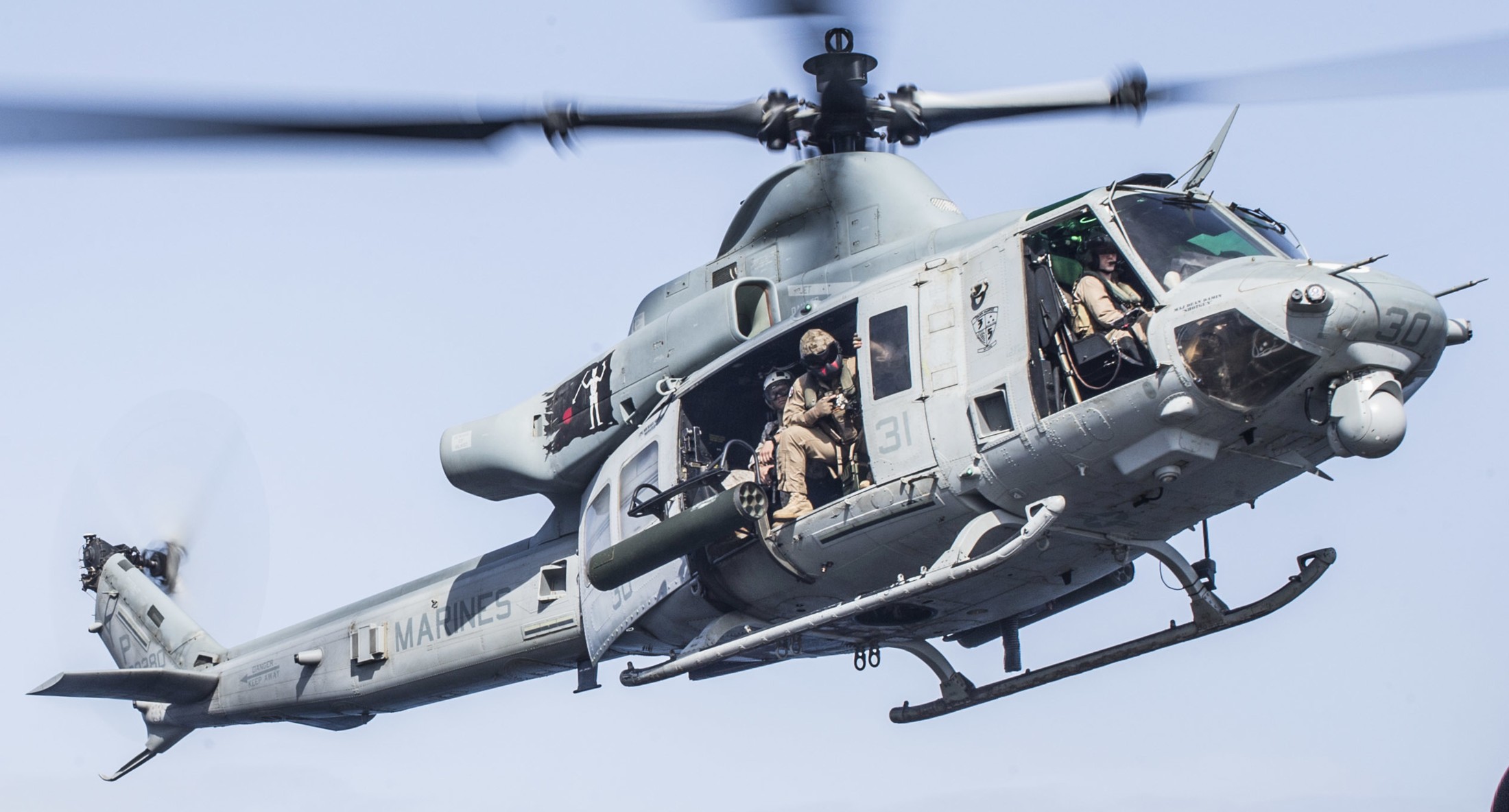 hmla-267 stingers marine light attack helicopter squadron uh-1y venom uss boxer 78