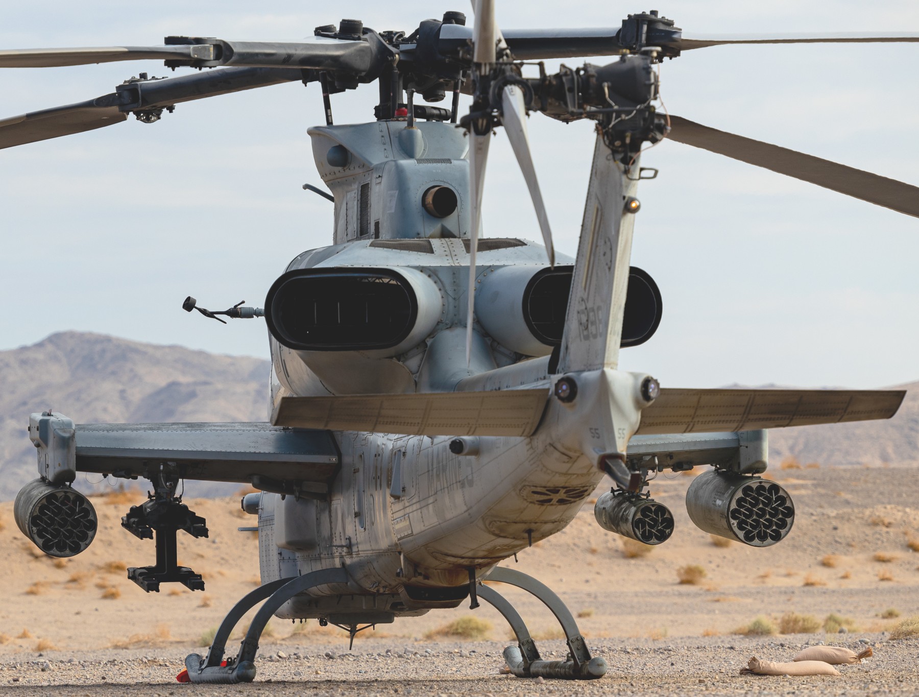 hmla-267 stingers marine light attack helicopter squadron ah-1z viper fort irwin training center california 105