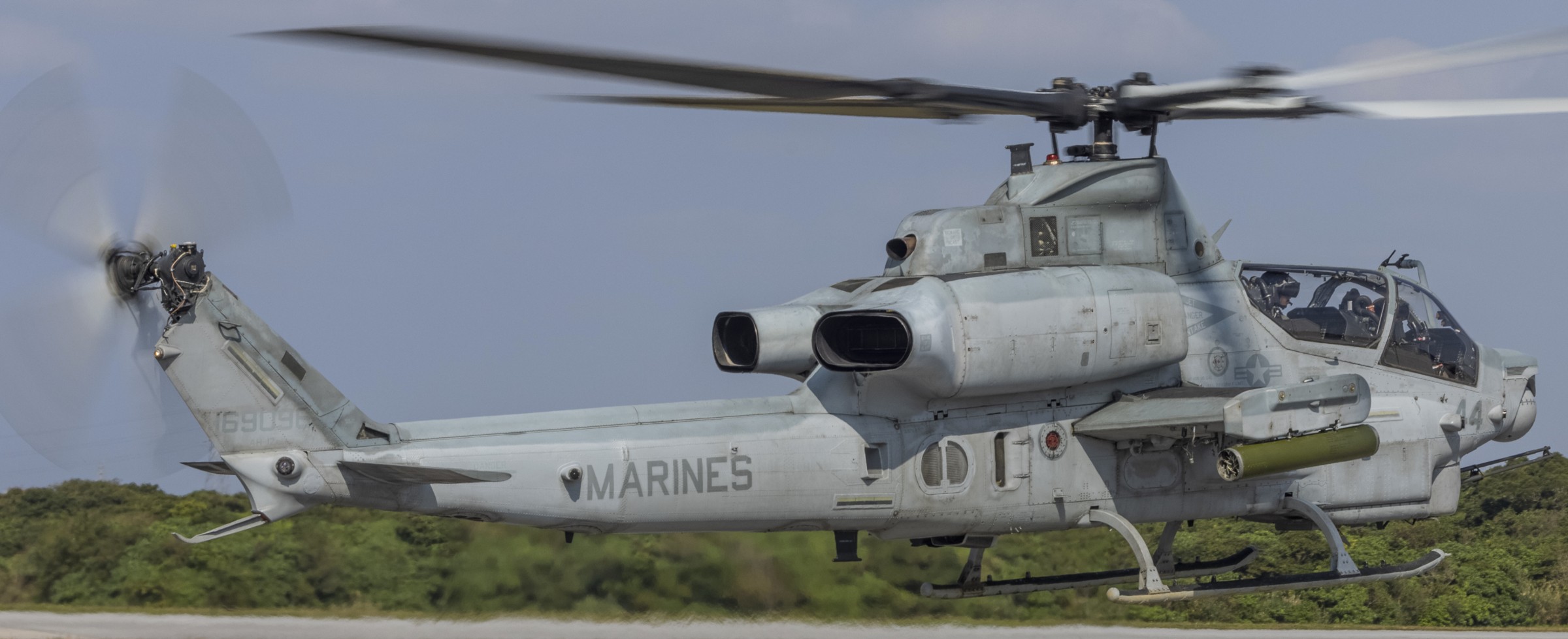 hmla-267 stingers marine light attack helicopter squadron ah-1z viper mcas camp pendleton california 106x