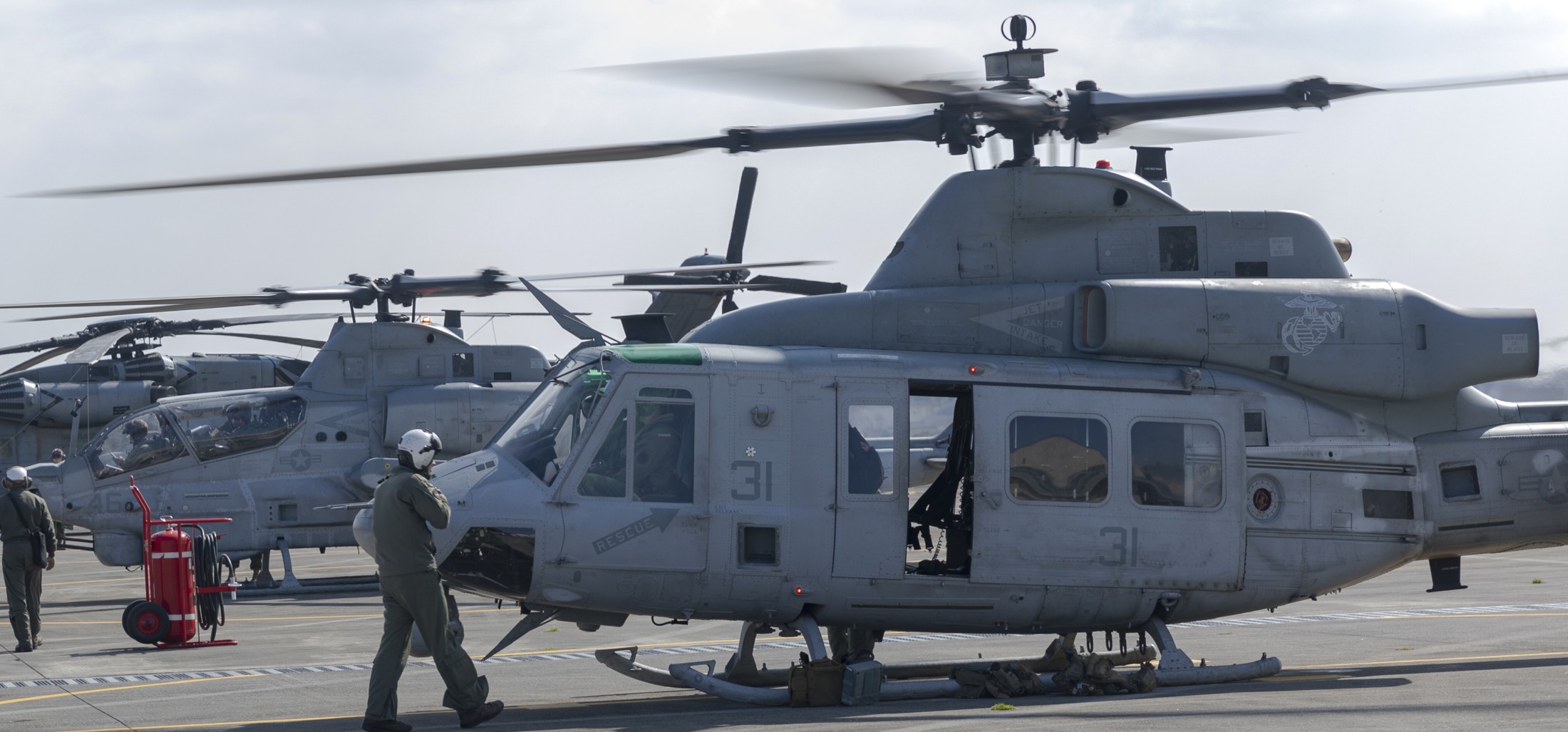 hmla-267 stingers marine light attack helicopter squadron uh-1y venom naf atsugi japan 110