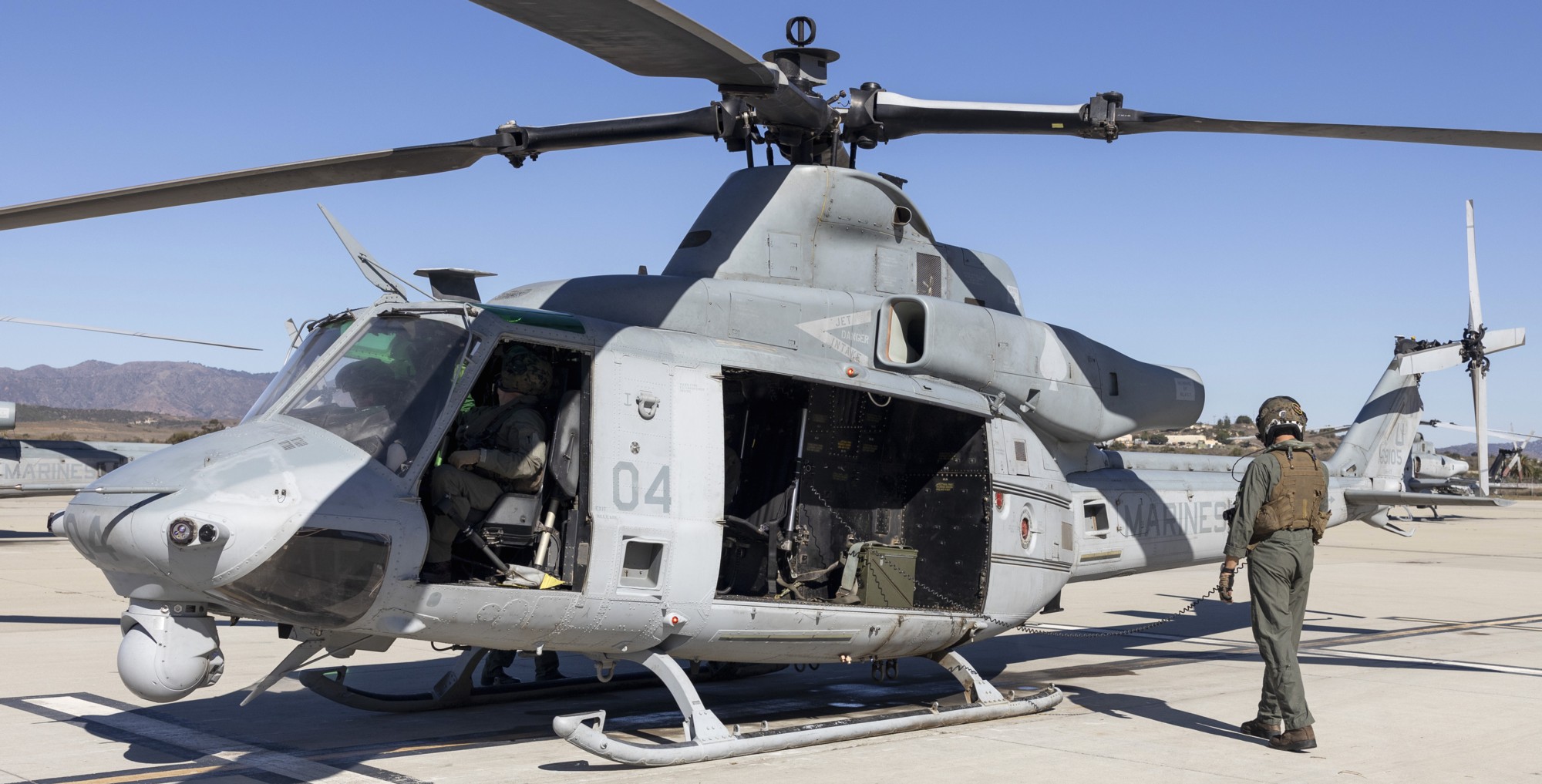 hmla-267 stingers marine light attack helicopter squadron uh-1y venom mcas camp pendleton 113