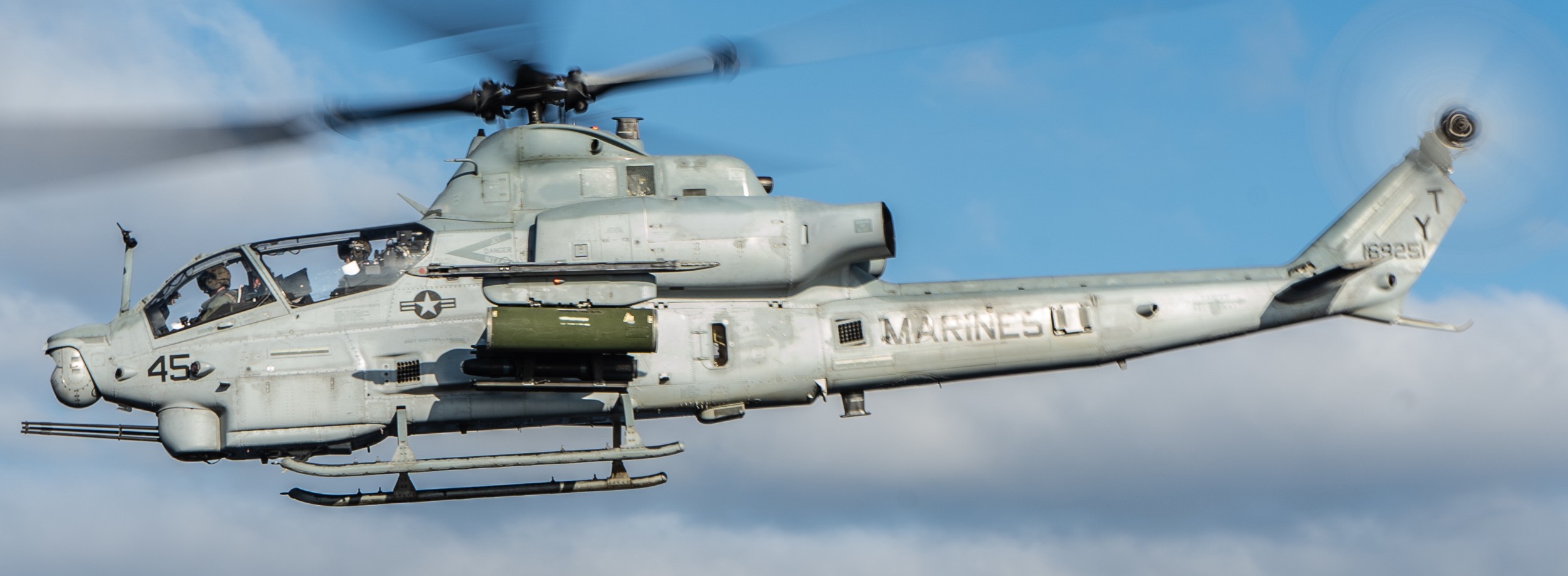 hmla-267 stingers marine light attack helicopter squadron ah-1z viper 130