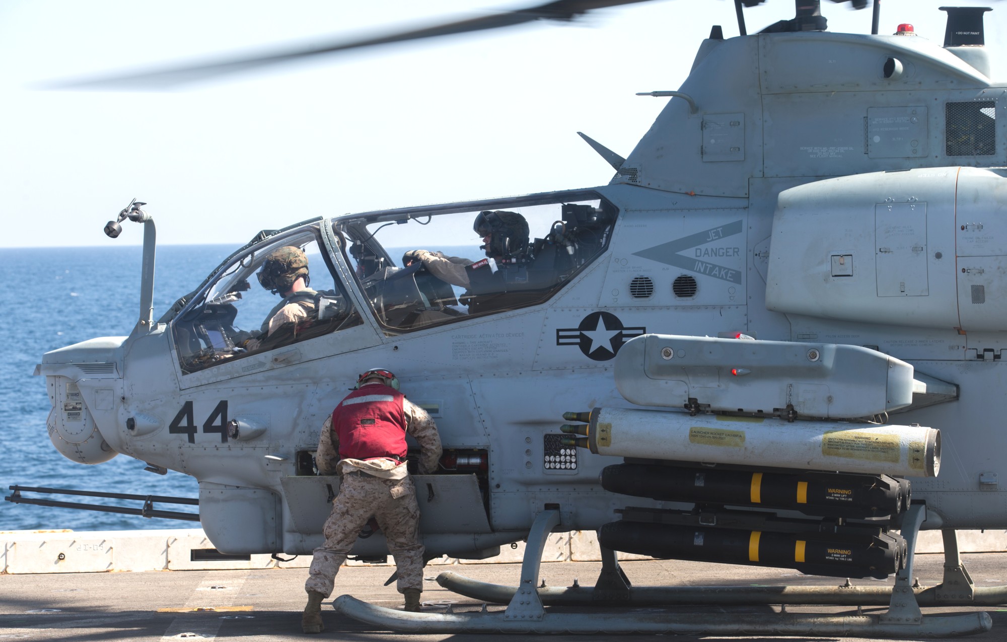 hmla-267 stingers marine light attack helicopter squadron ah-1z viper 139