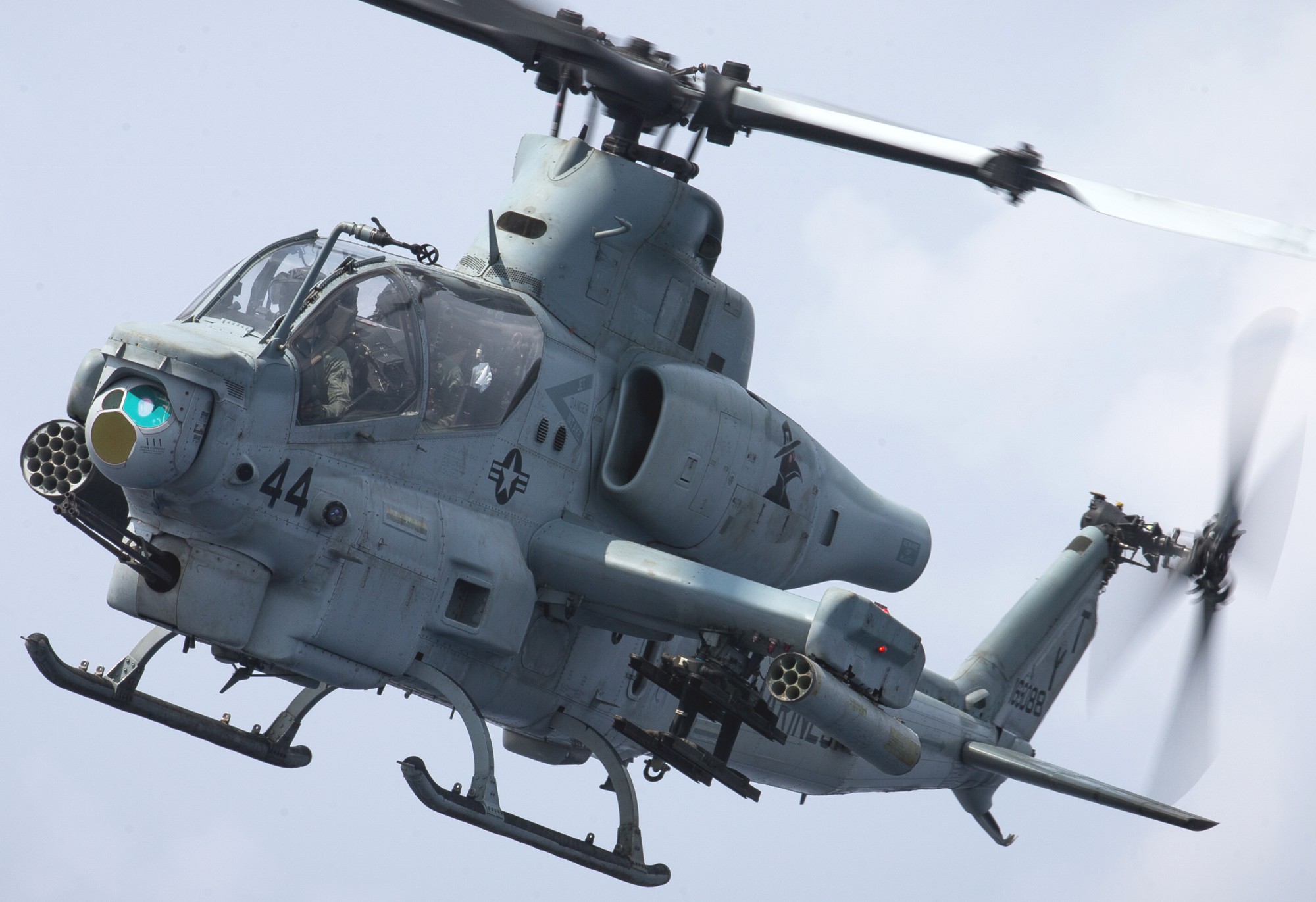 hmla-267 stingers marine light attack helicopter squadron ah-1z viper 143