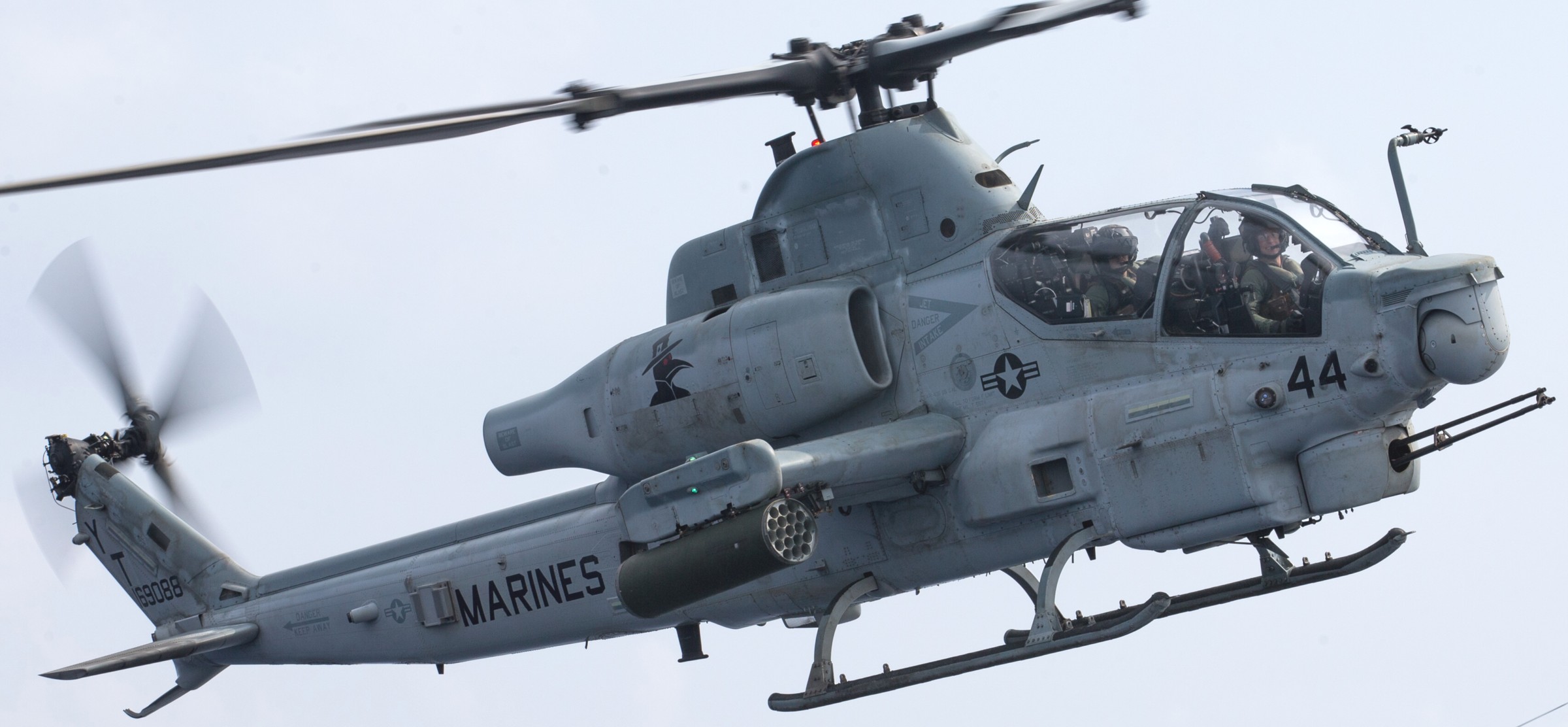 hmla-267 stingers marine light attack helicopter squadron ah-1z viper 144