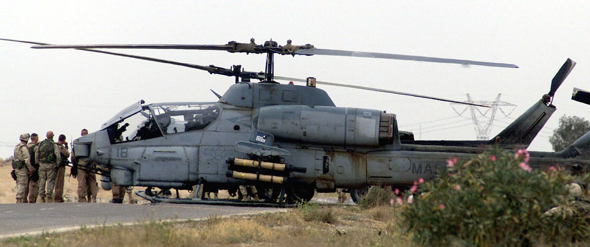 hmla-269 gunrunners marine light attack helicopter squadron ah-1w super cobra iraq 2003 25