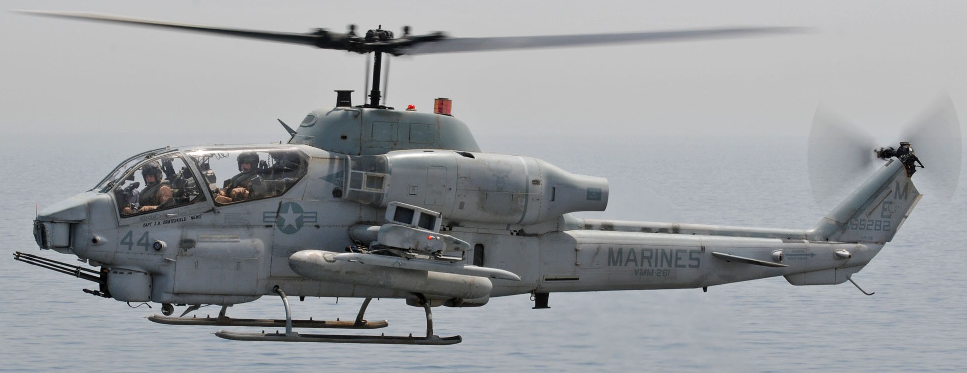 hmla-269 gunrunners marine light attack helicopter squadron ah-1w super cobra lpd-21 uss new york 37