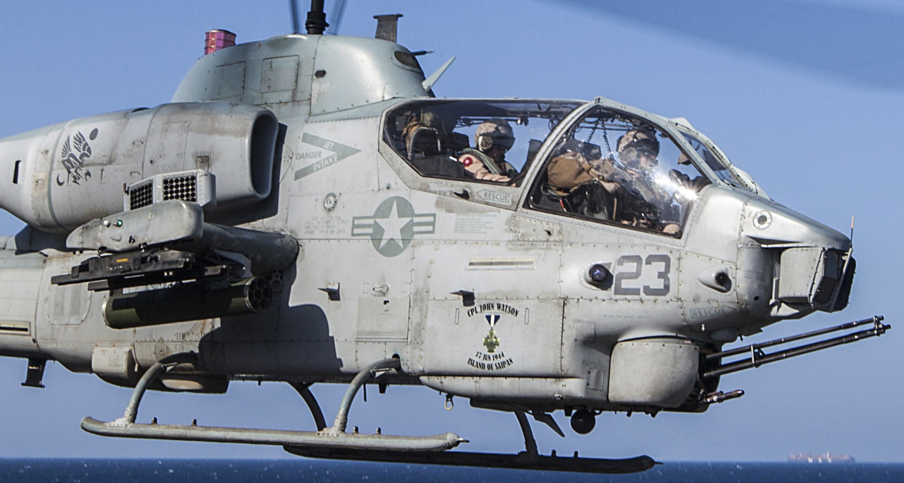 hmla-269 gunrunners marine light attack helicopter squadron ah-1w super cobra 42