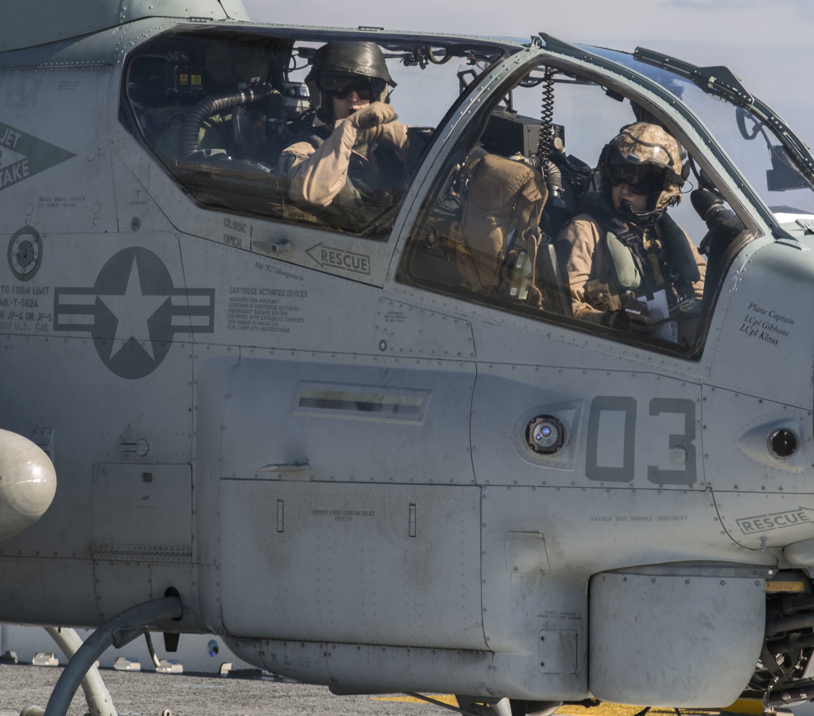 hmla-269 gunrunners marine light attack helicopter squadron ah-1w super cobra 46