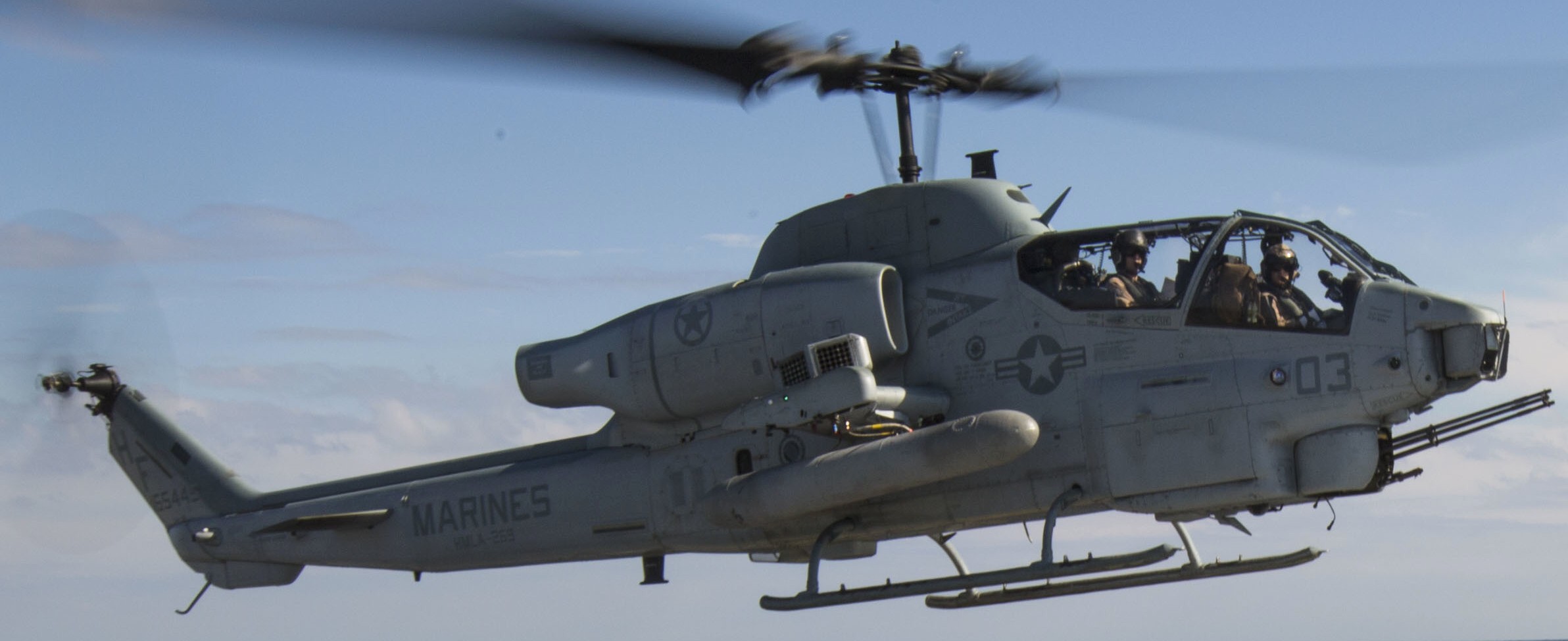 hmla-269 gunrunners marine light attack helicopter squadron ah-1w super cobra 47