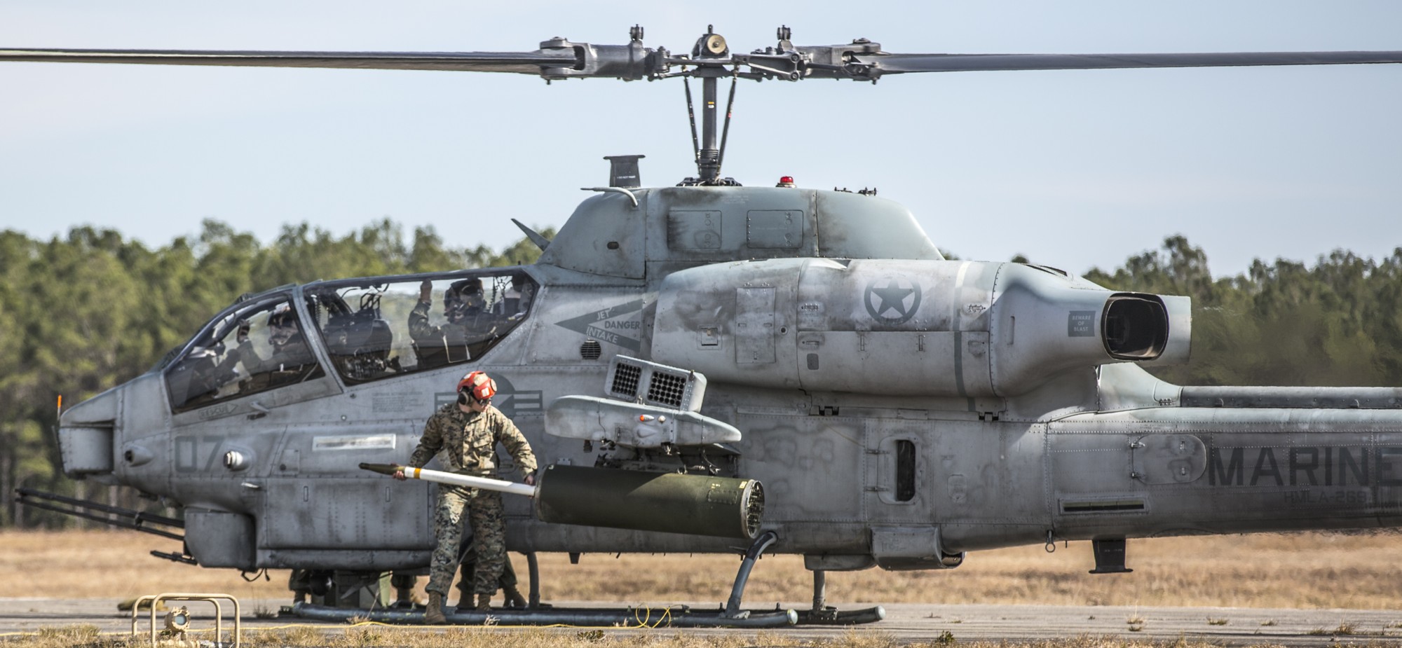 hmla-269 gunrunners marine light attack helicopter squadron ah-1w super cobra camp davis 50