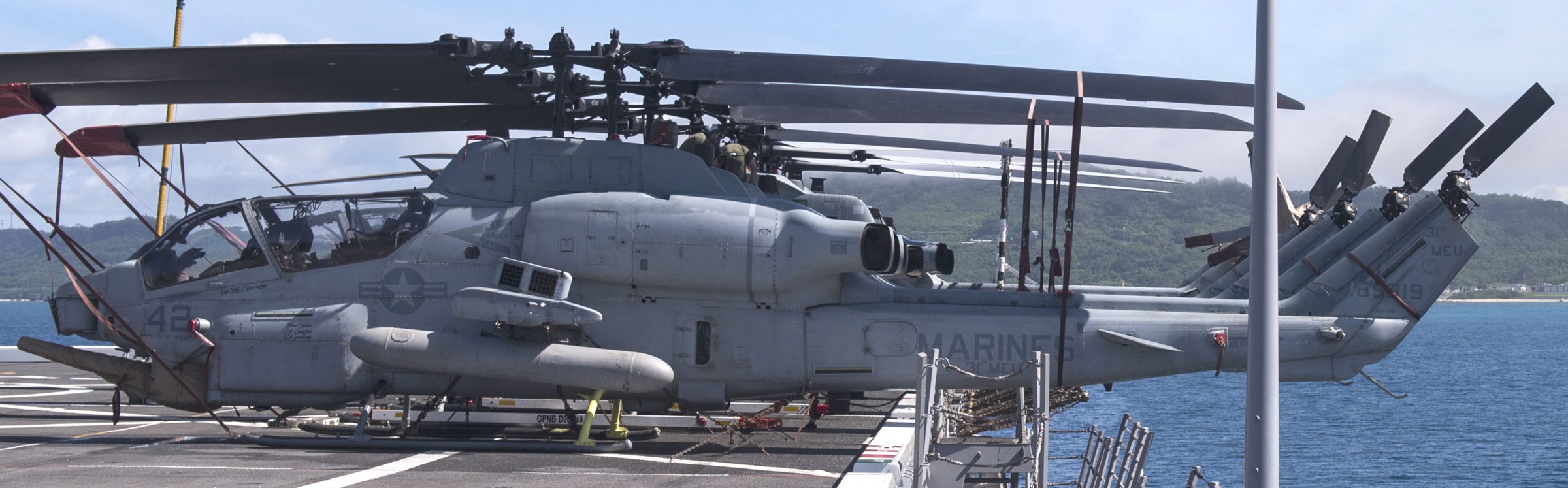 hmla-269 gunrunners marine light attack helicopter squadron ah-1w super cobra 56