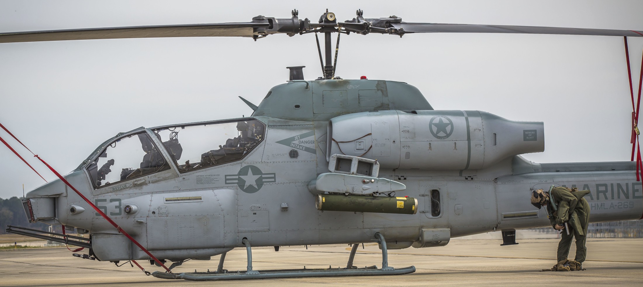 hmla-269 gunrunners marine light attack helicopter squadron ah-1w super cobra mcas beaufort 59