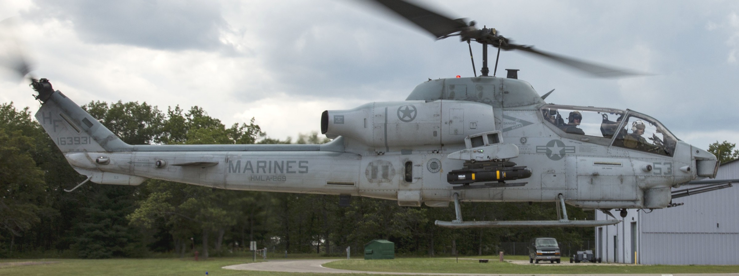 hmla-269 gunrunners marine light attack helicopter squadron ah-1w super cobra 66