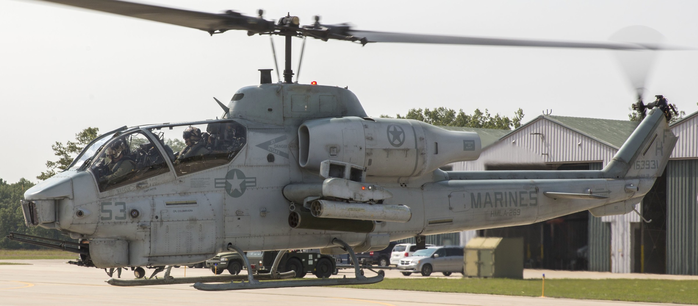 hmla-269 gunrunners marine light attack helicopter squadron ah-1w super cobra 69