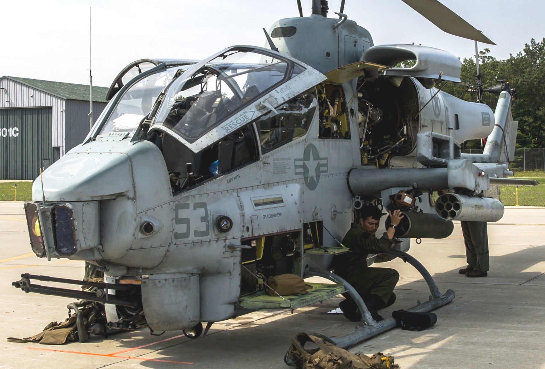 hmla-269 gunrunners marine light attack helicopter squadron ah-1w super cobra 70