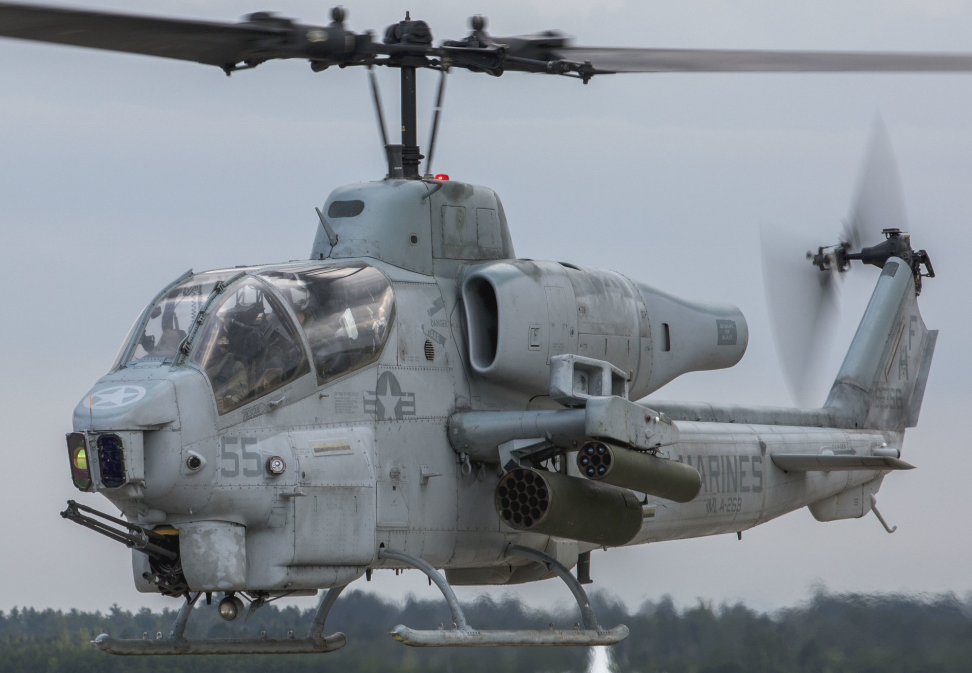 hmla-269 gunrunners marine light attack helicopter squadron ah-1w super cobra alpena michigan 76