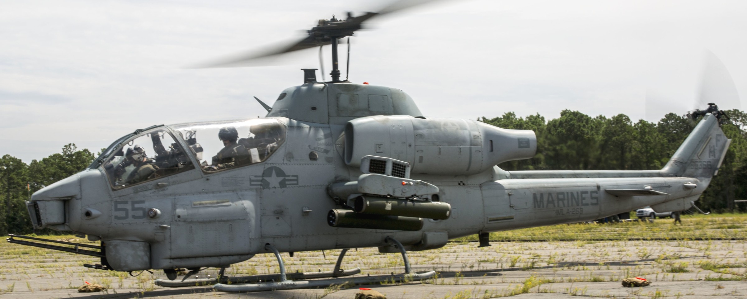 hmla-269 gunrunners marine light attack helicopter squadron ah-1w super cobra outlying field atlantic 78