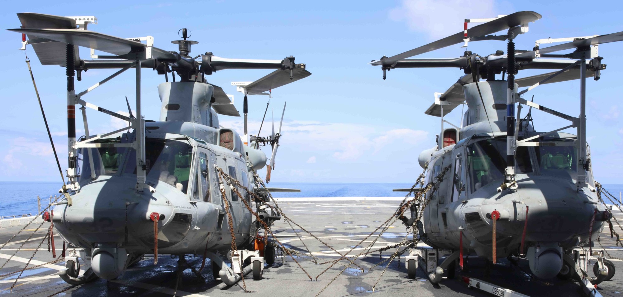 hmla-269 gunrunners marine light attack helicopter squadron uh-1y venom lpd-24 uss arlington 86