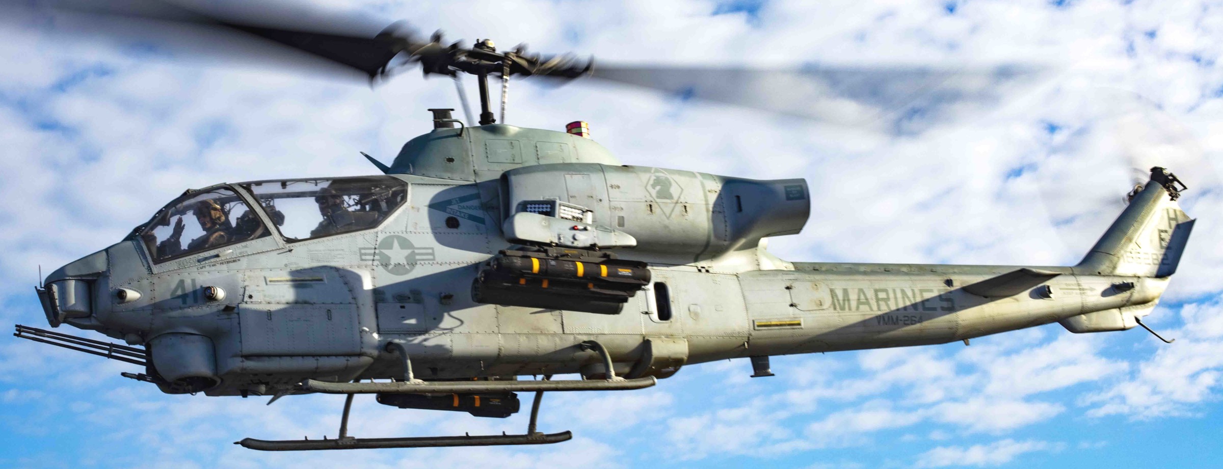 hmla-269 gunrunners marine light attack helicopter squadron ah-1w super cobra lhd-3 uss kearsarge 91