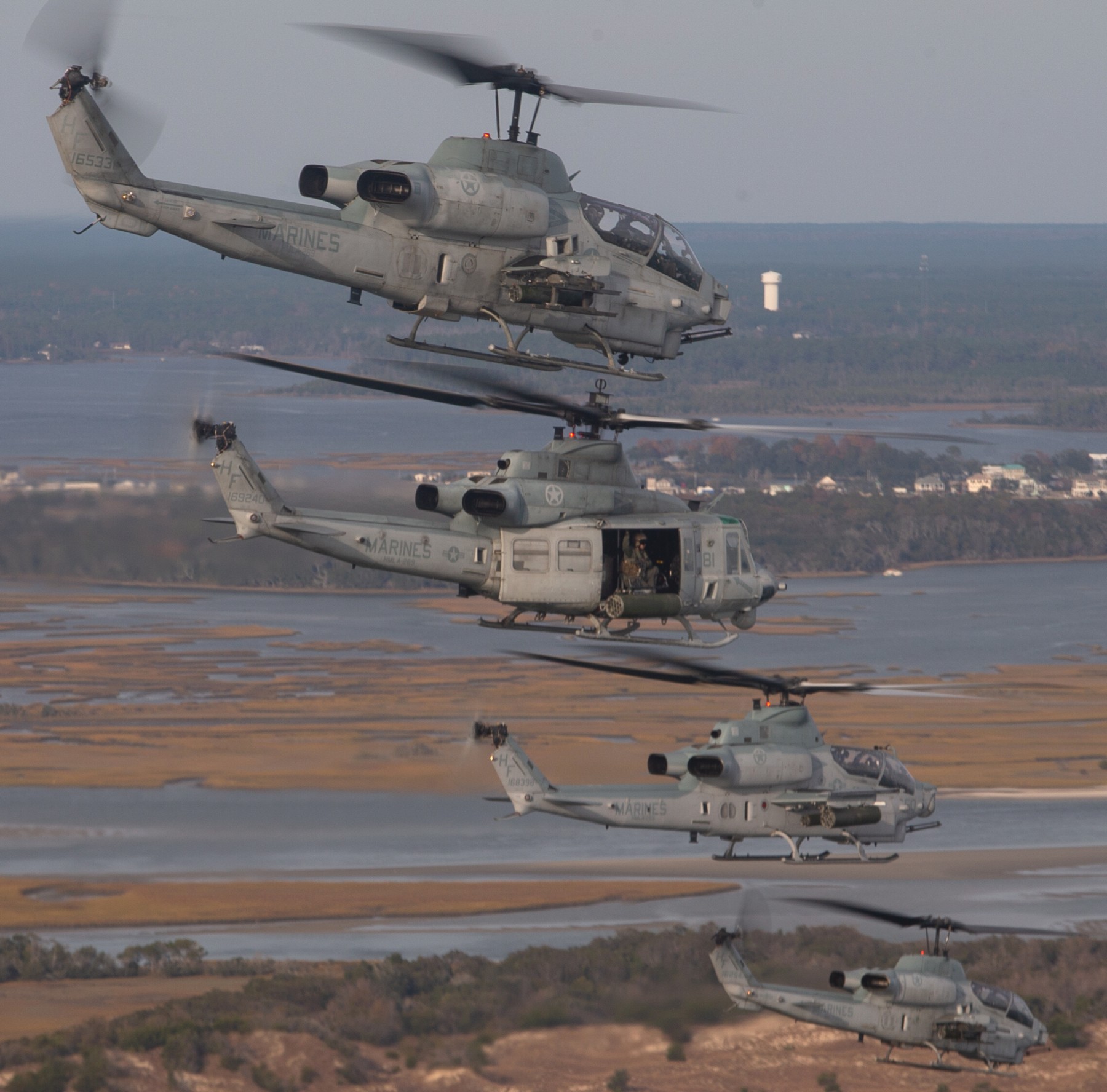 hmla-269 gunrunners marine light attack helicopter squadron ah-1w super cobra mcas new river final flight 100