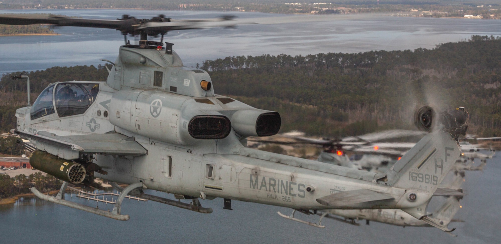 hmla-269 gunrunners marine light attack helicopter squadron ah-1z viper new river 134