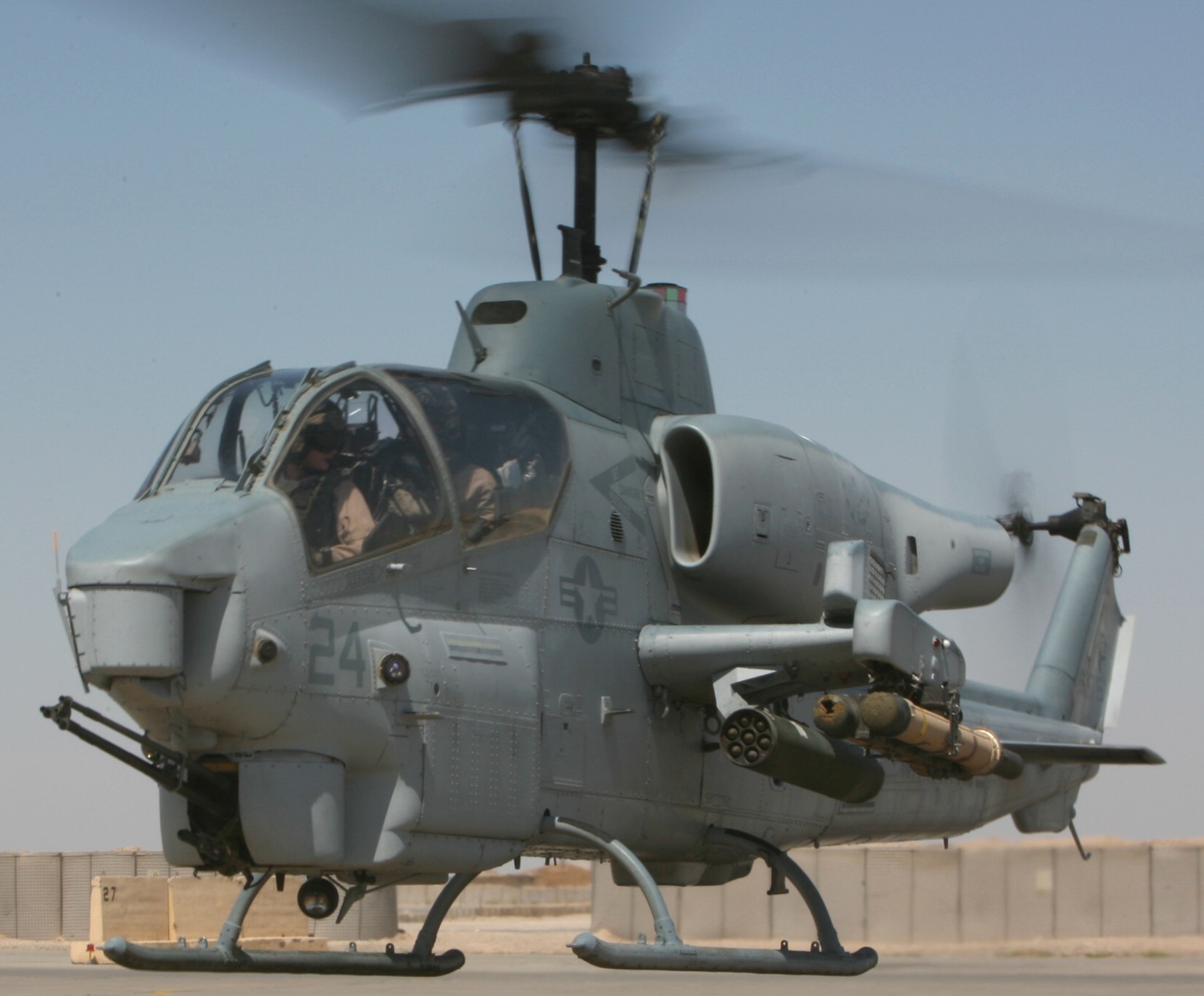 hmla-367 scarface marine light attack helicopter squadron ah-1w super cobra al anbar iraq 2007